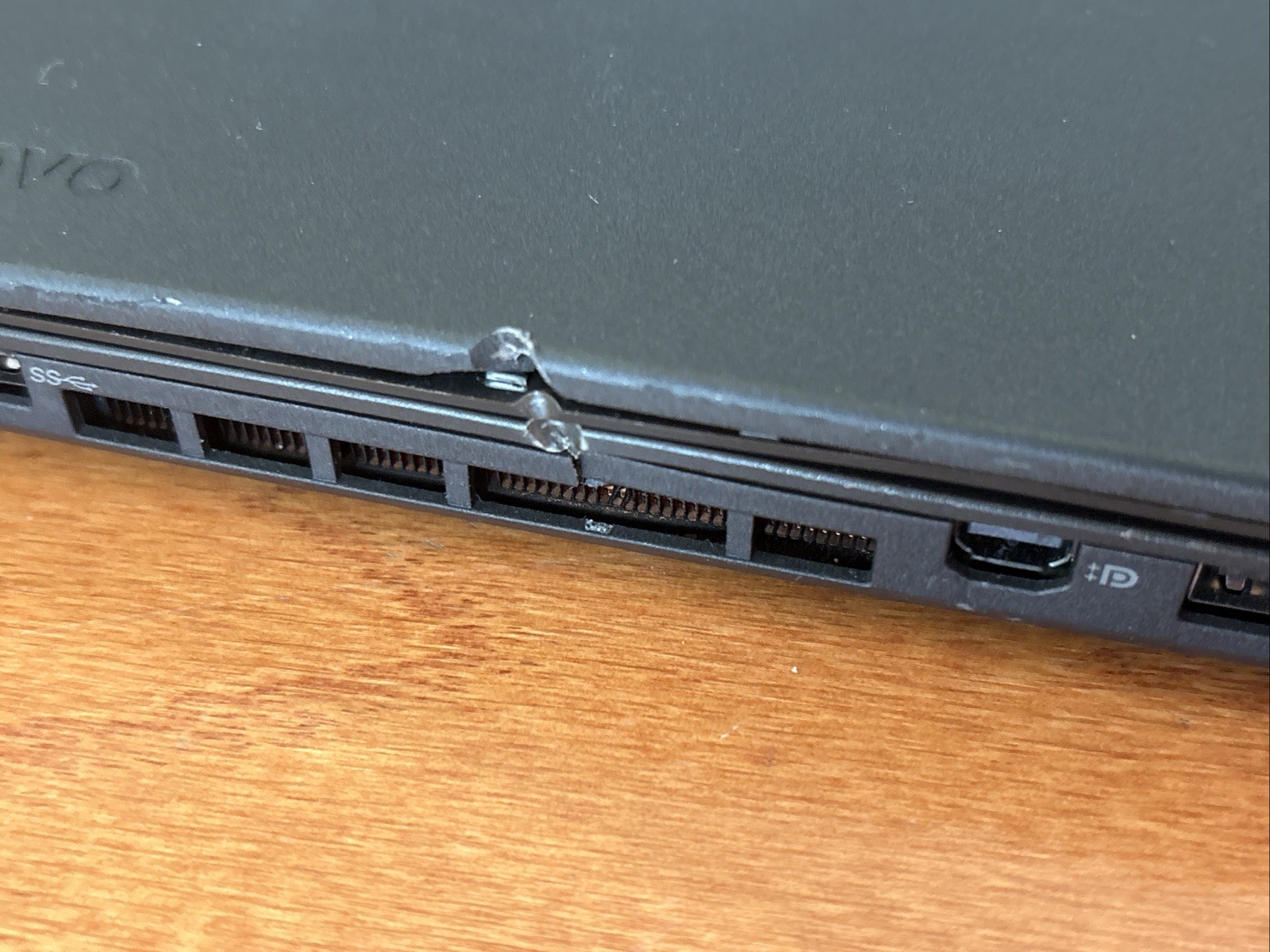 Lenovo ThinkPad T460 14 Inch ( 256GB SSD, Intel Core i5 6th Gen., 2.40GHz, 8GB )
