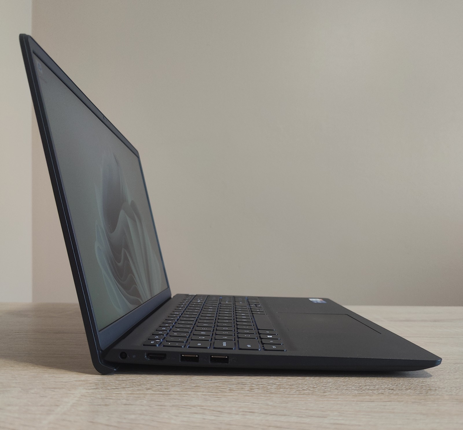 Dell Inspiron 15 3511 i5-1135G7 16GB 238GB SSD Iris Xe 15.6″ Win11 Home Black