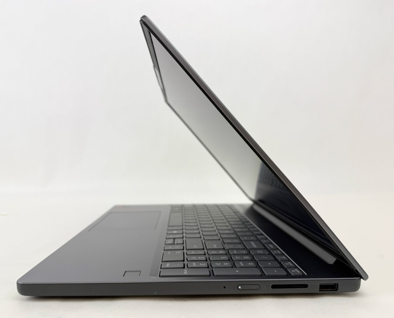 Lenovo IdeaPad Slim 3 15Q8X10 15.3″ WUXGA Touch Snapdragon X 16GB 1TB W11H Dents