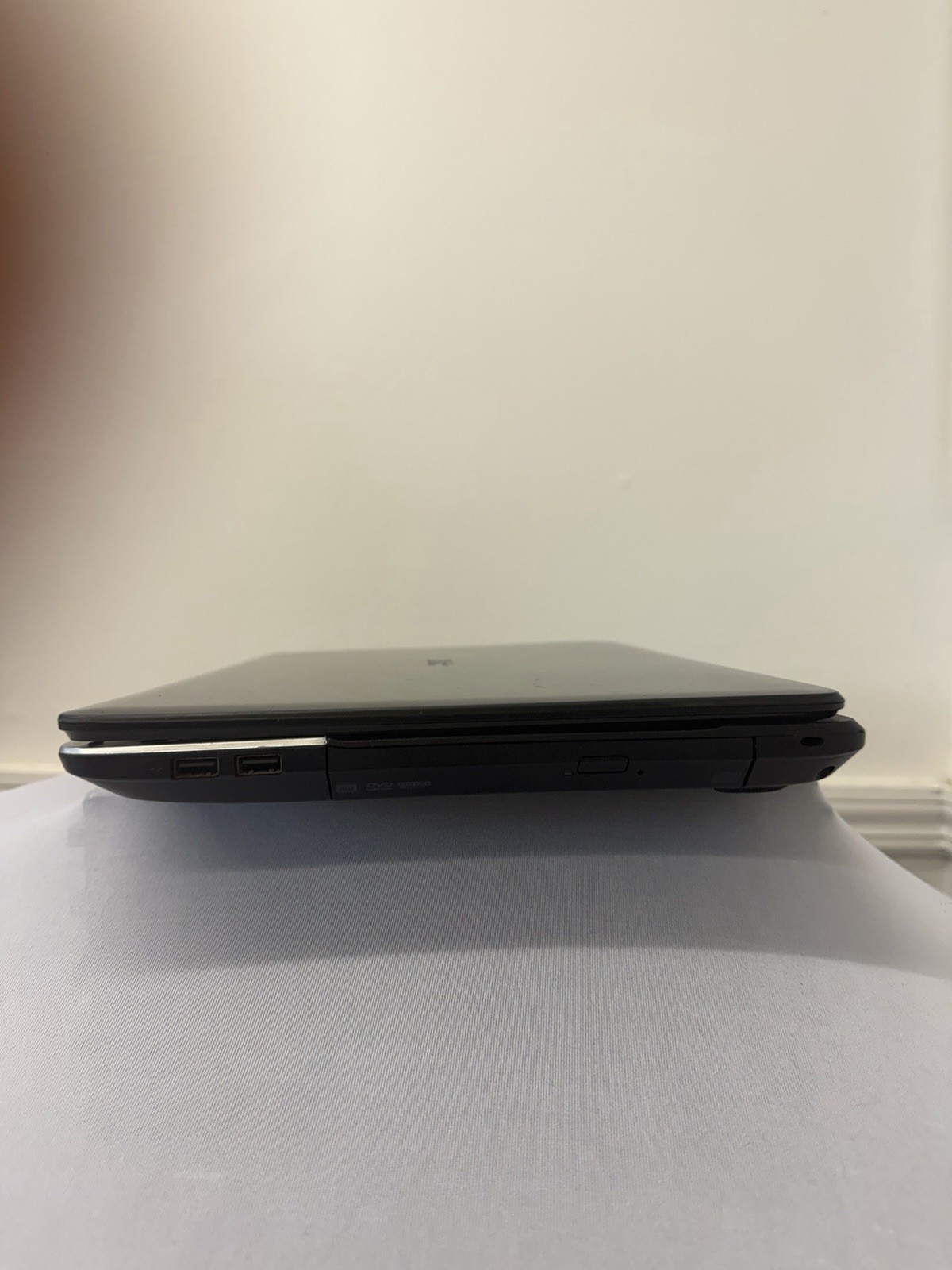 Acer Aspire E1-Q5WPH Laptop – Unknown if Screen is Good- Intel i3- Read Des