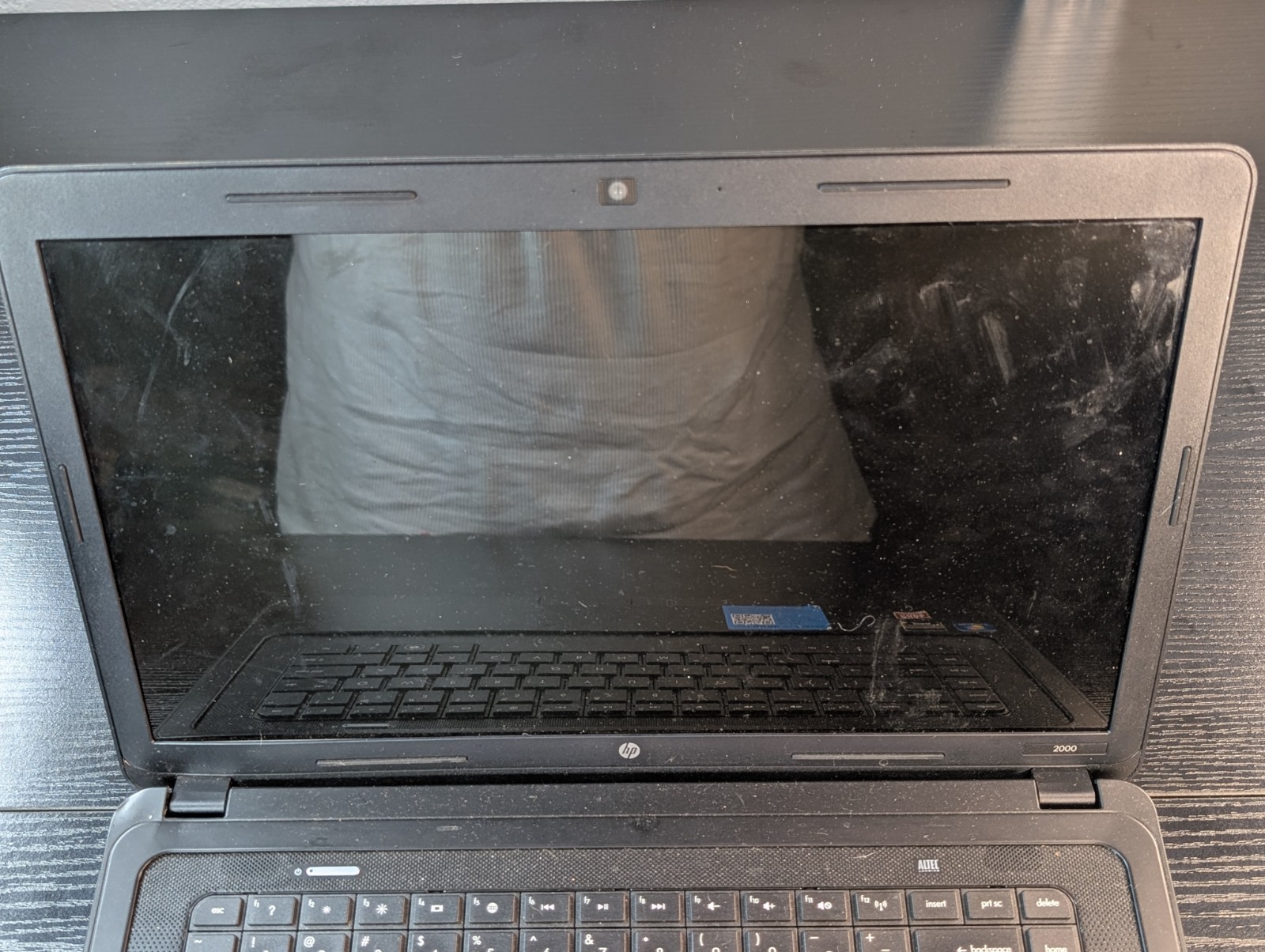 HP 2000 Laptop Windows 7 Vision AMD Dual Core And AMD Radeon Graphics For Parts