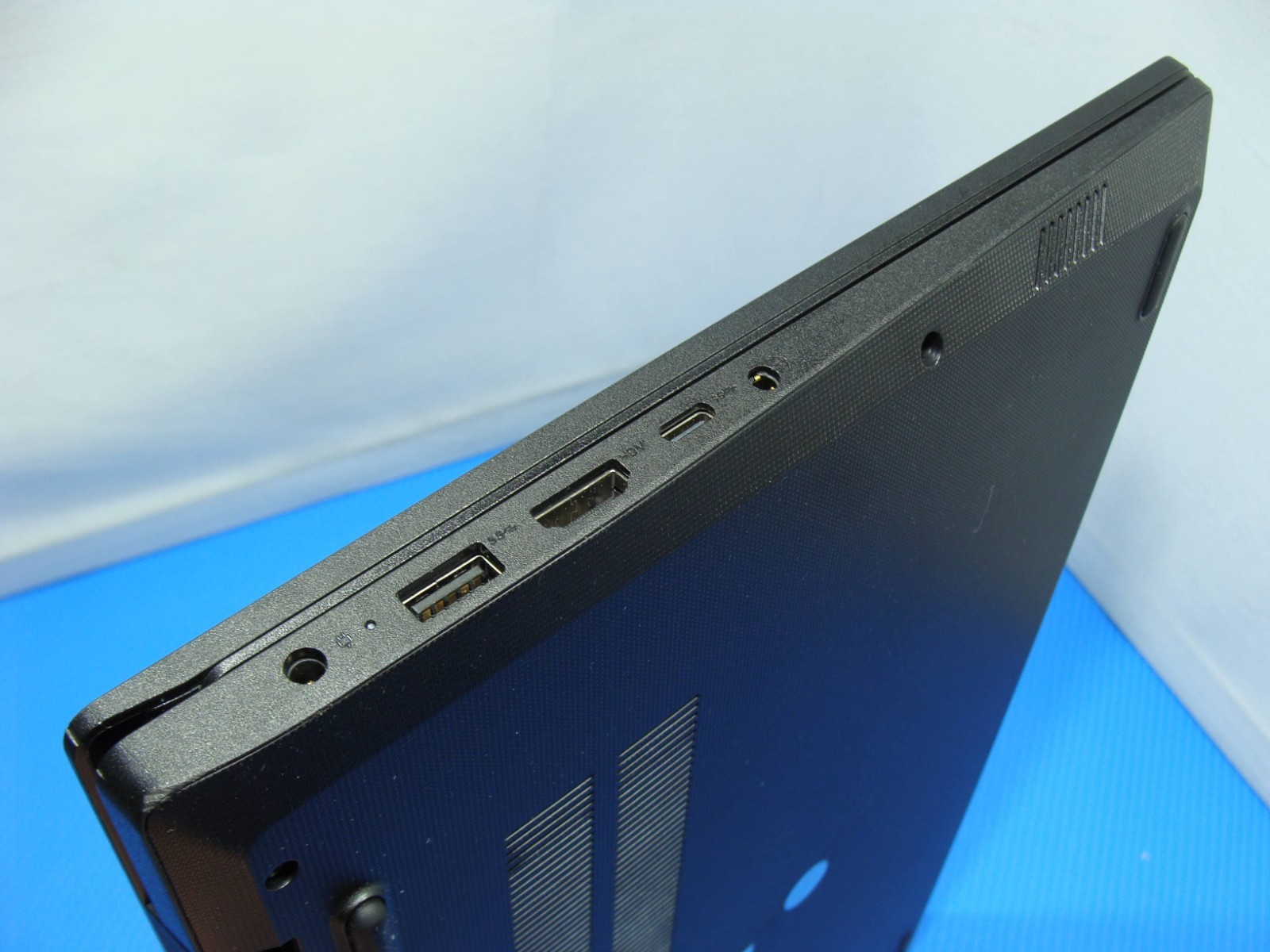 Lenovo V15 G2 ALC 15.6″ FHD AMD Ryzen 5 5500U 2.1GHz 8GB 256GB Win 11Pro +PA