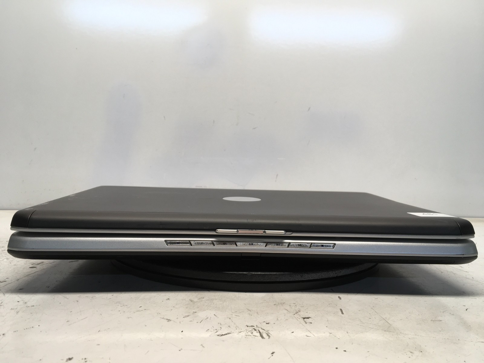 Dell Inspiron 1720 Intel Core 2 Duo 06FD 1.5GHz 2 GB NO HDD