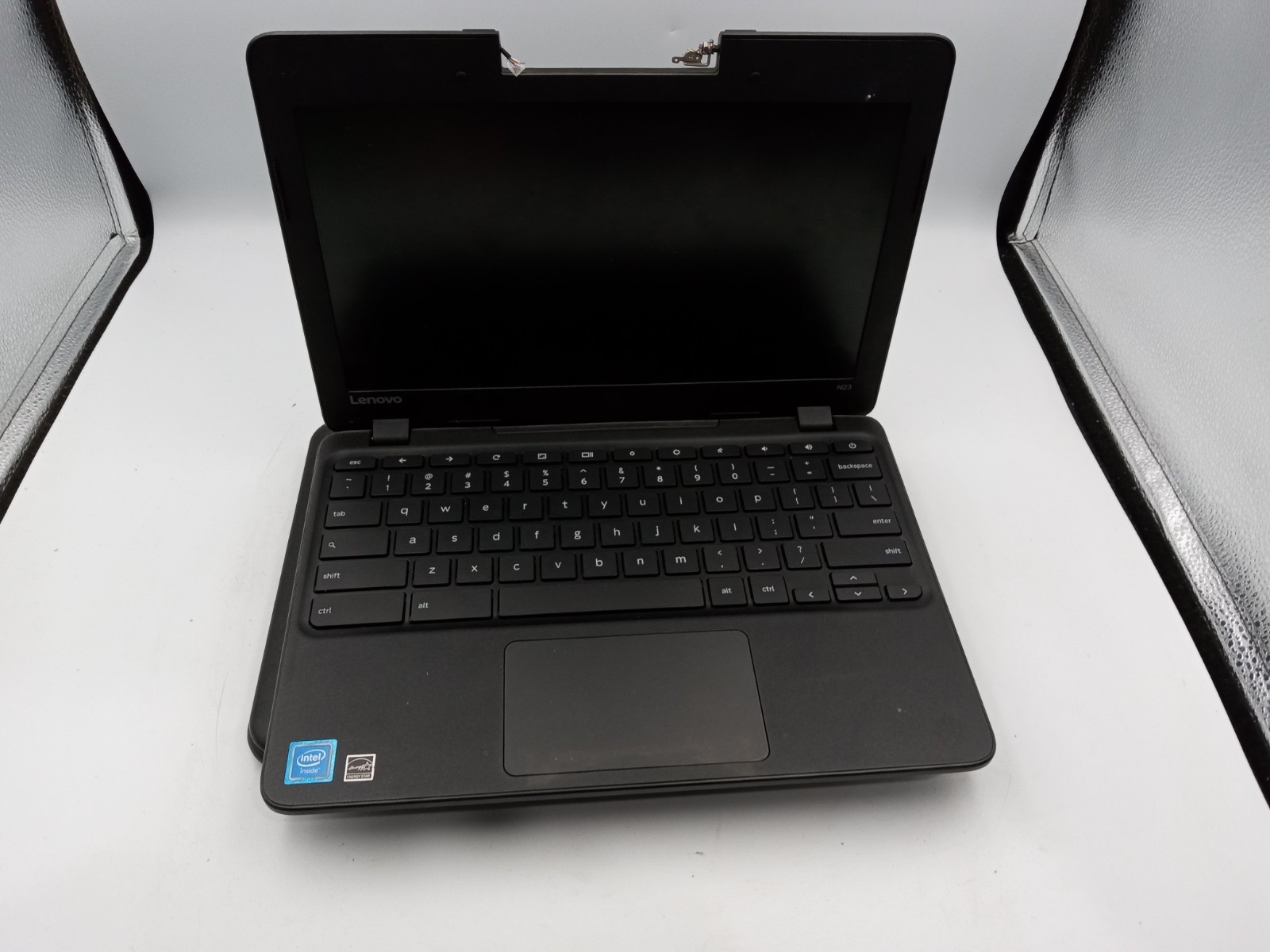 Lot of 8 – Lenovo N22 / N23 Chromebook Laptops – FOR PARTS – VARIOUS ISSUES -RR
