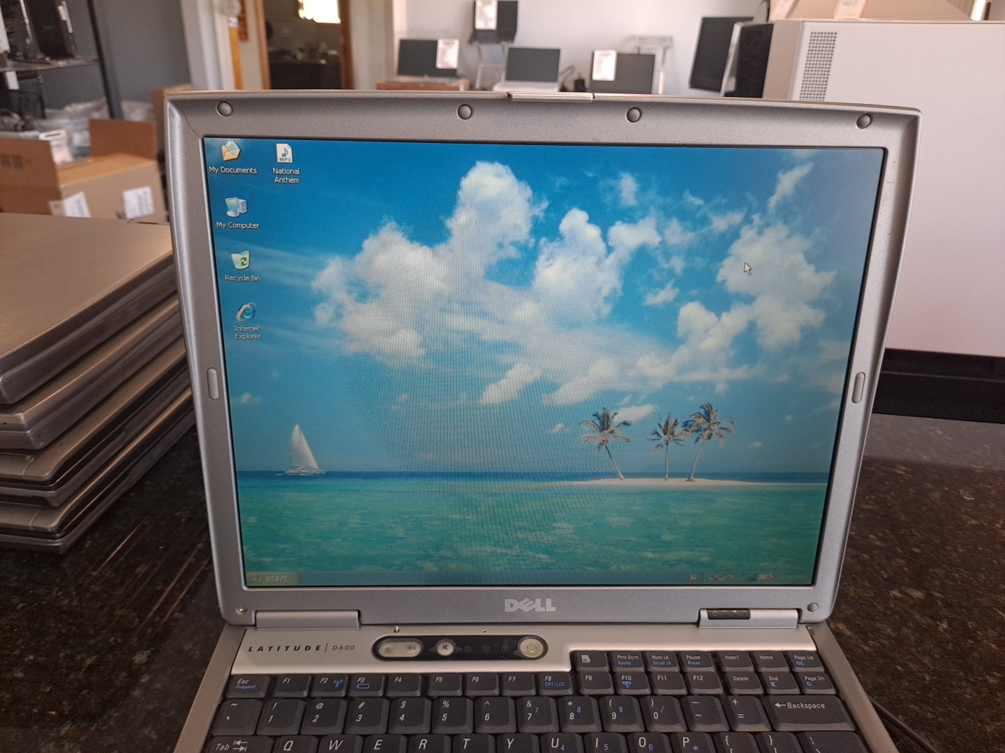 Dell Latitude D600 XP Pentium 1.6 GHz 512mb Ram 20 GB Hdd Win XP