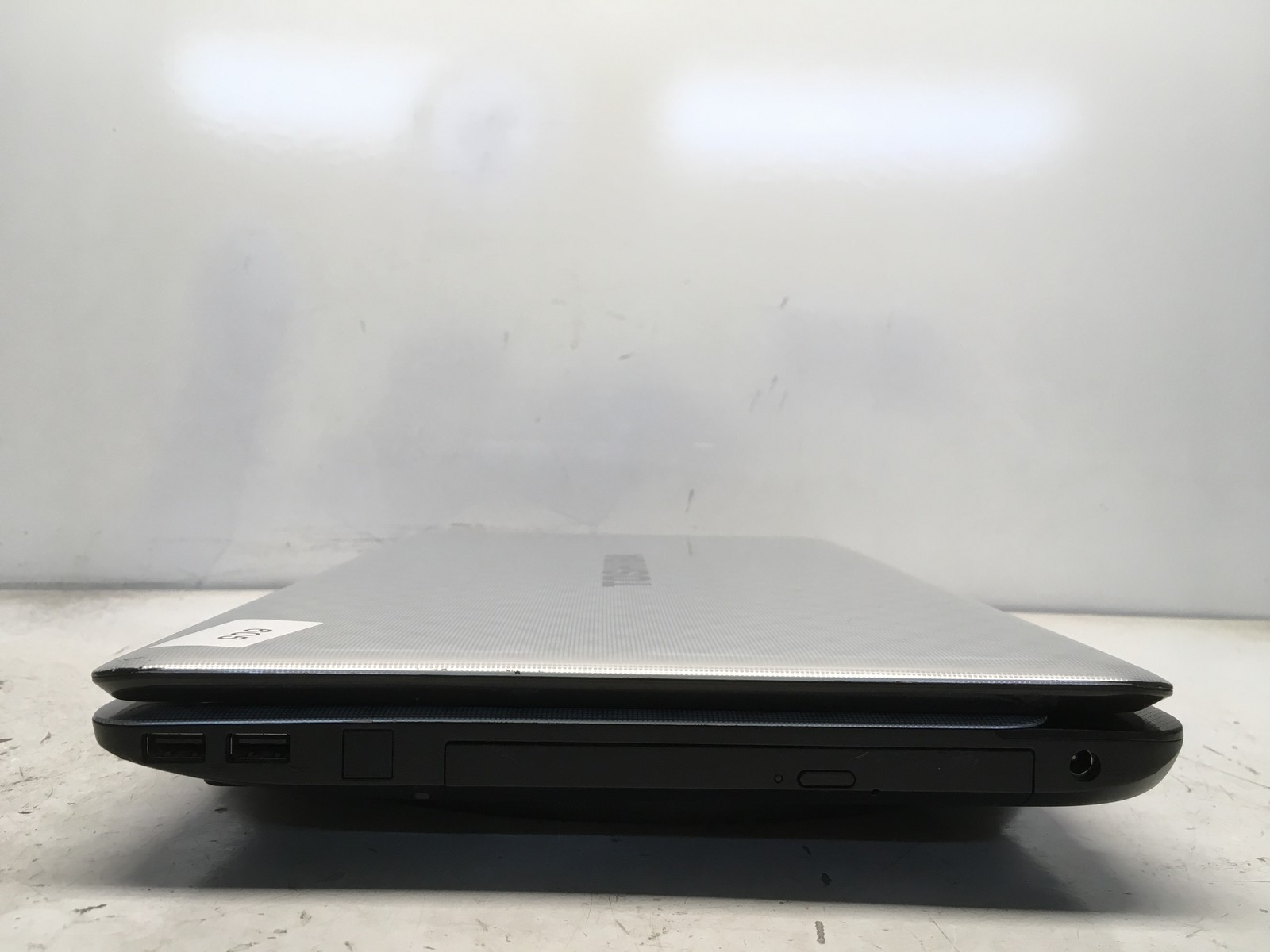 Toshiba Satellite L755-S5216 Intel Pentium B940 2GHz 4 GB NO HDD No Batt