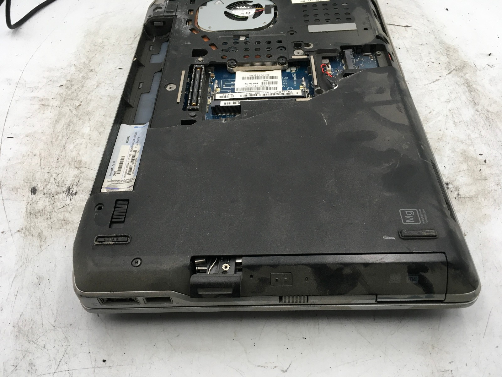 DELL LATITUDE E6320 – BOOTS TO BIOS/BAD LCD – INTEL I3 2ND GEN – NO RAM -READ-BB