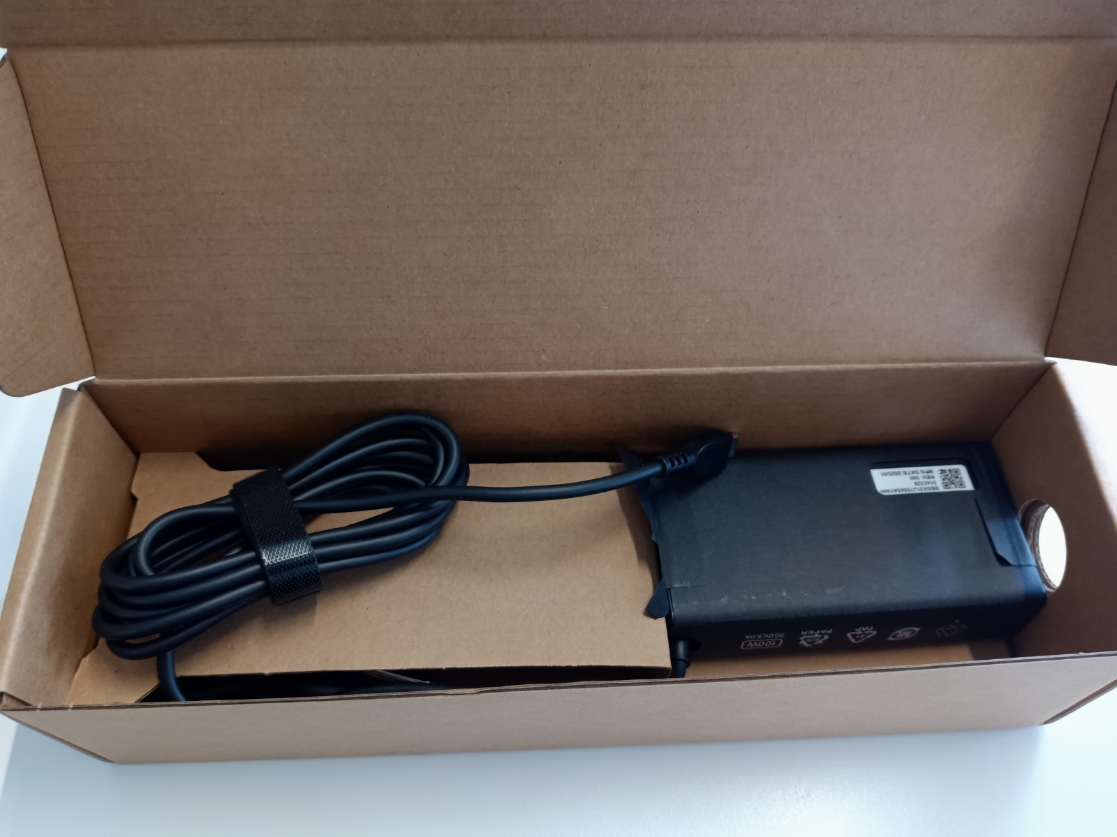 Lenovo ThinkPad P14s Gen 5 14.5″ Intel Core Ultra 9 vPro 1TB 32GB Arc 140T 16gb