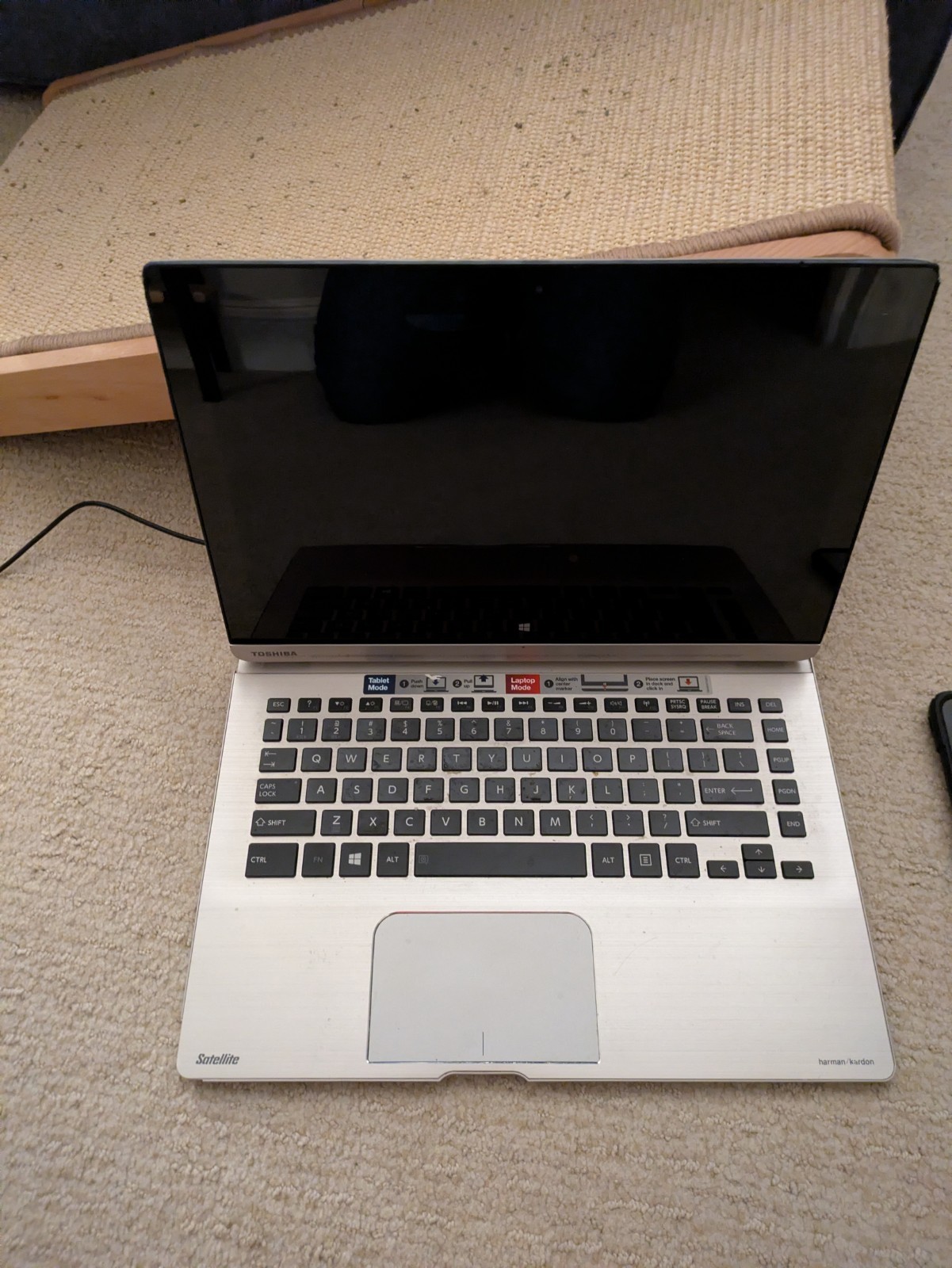 Toshiba Satellite Click 2 Pro P35W-B3220 Intel Core i5-4210u Laptop Tablet
