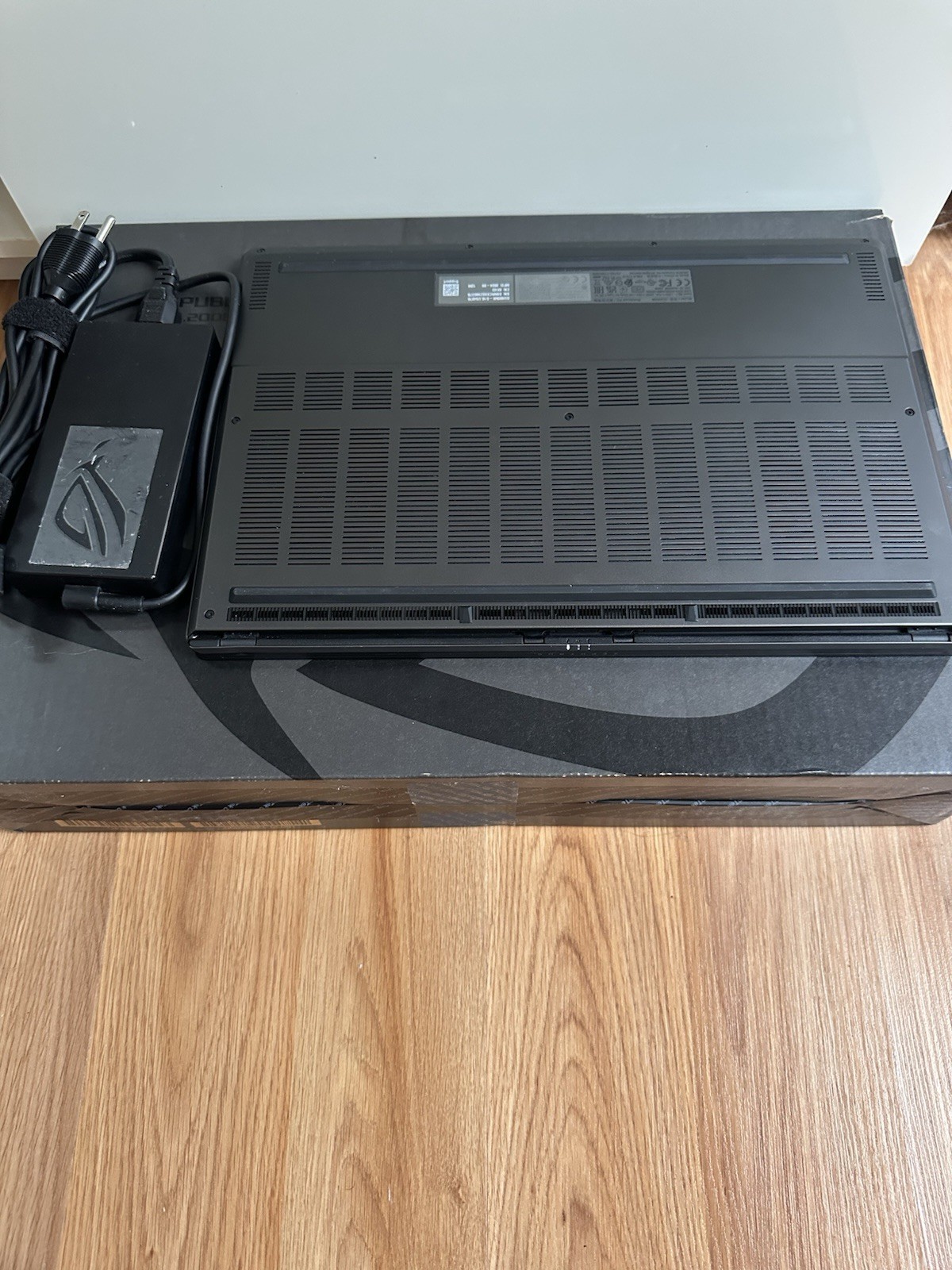 ASUS ROG Zephyrus GU605MI 16in Core Ultra 9 RTX 4070 16GB 1TB Win11