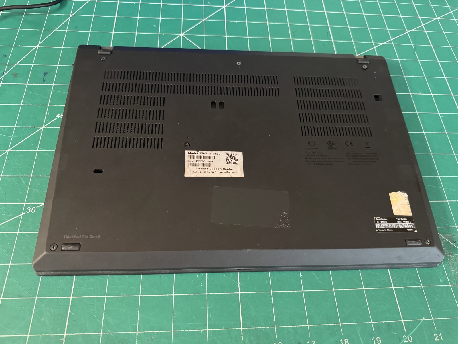 Lenovo ThinkPad T14 Gen 2 14″ i7-1155G7 3.0GHz 16GB RAM (NO SSD,AC,OS)