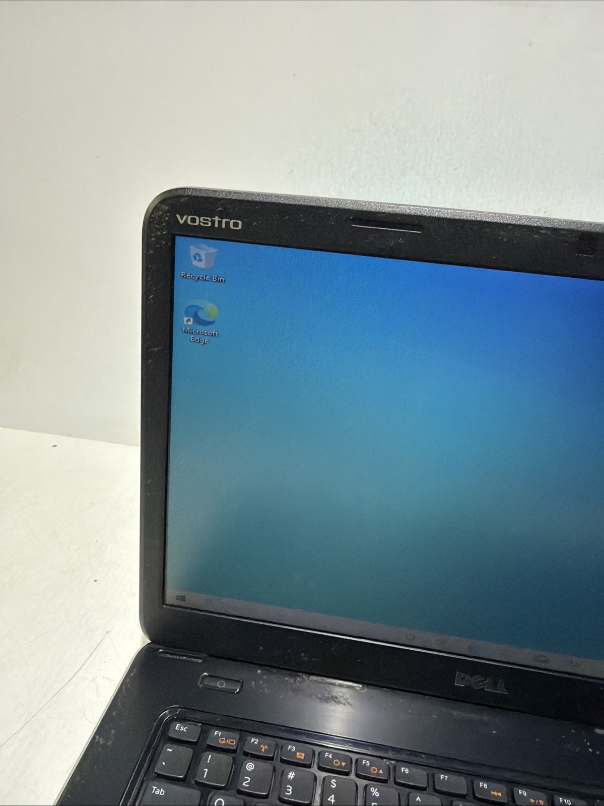 Dell Vostro 1540 15″ Laptop i3- M380 4gb Ram 320gb HDD Windows 10 Home No P/S