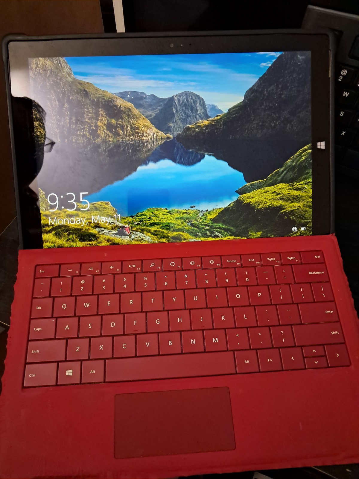 Microsoft Surface Pro 3 Core I7-4650U, 8GB RAM, Windows 10 Pro