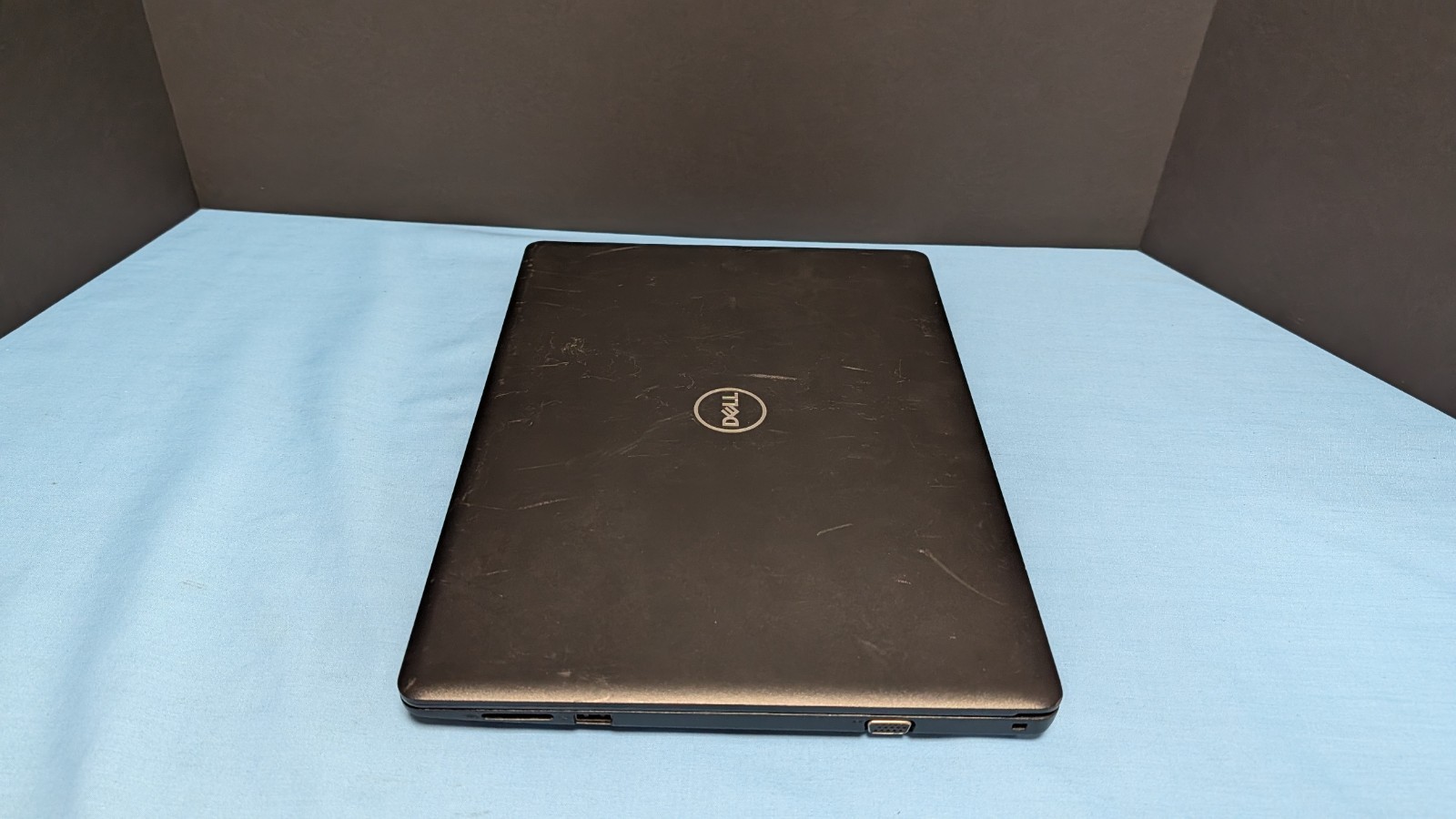 DELL LATITUDE 3490 – i3-7130 8GB RAM NO HDD NO OS MISSING HINGE COVER READ!