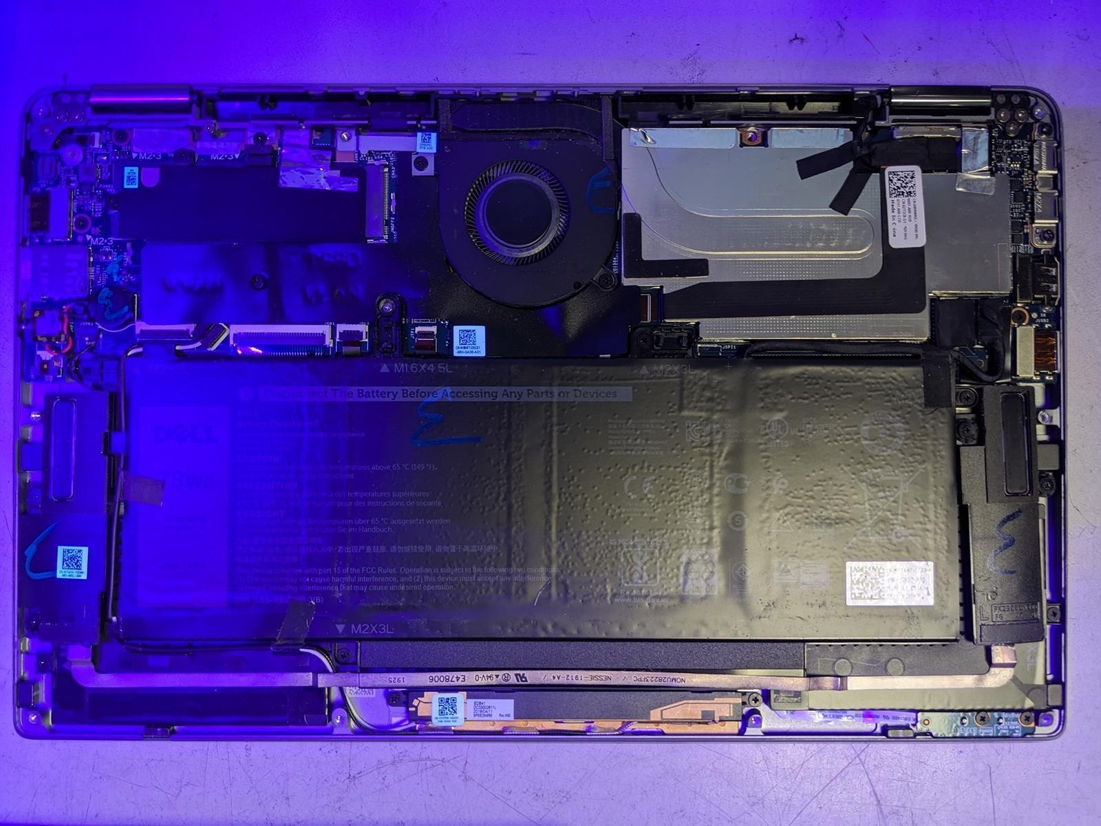 DELL LATITUDE 7400 2-IN-1 i5-8365U @ 1.60GHz, 16GB RAM, NO HDD/OS