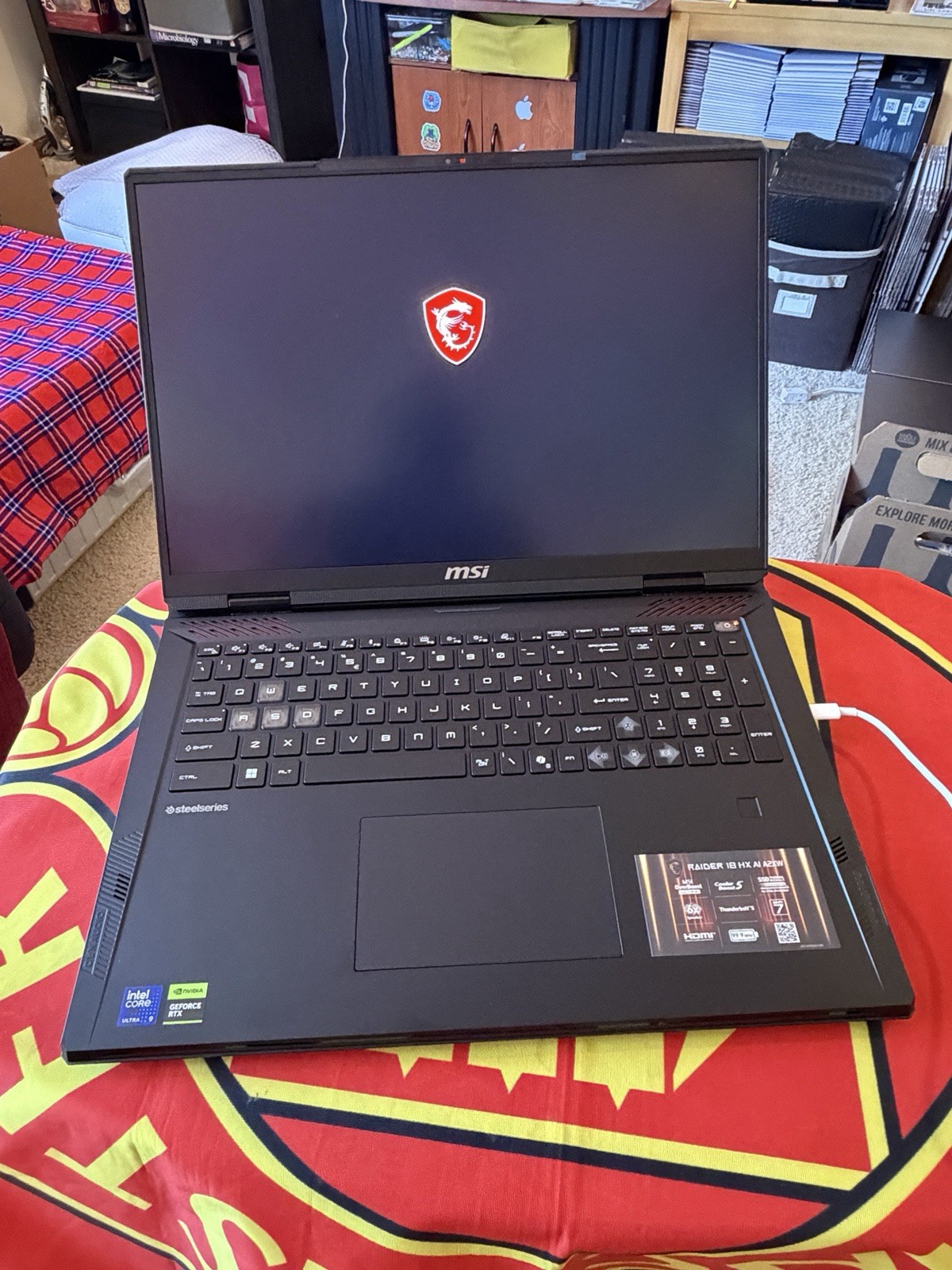 MSI Raider 18” HX AI A2XW Gaming Laptop Ultra 9 64GB RAM 2TB SSD *Minor Dent*