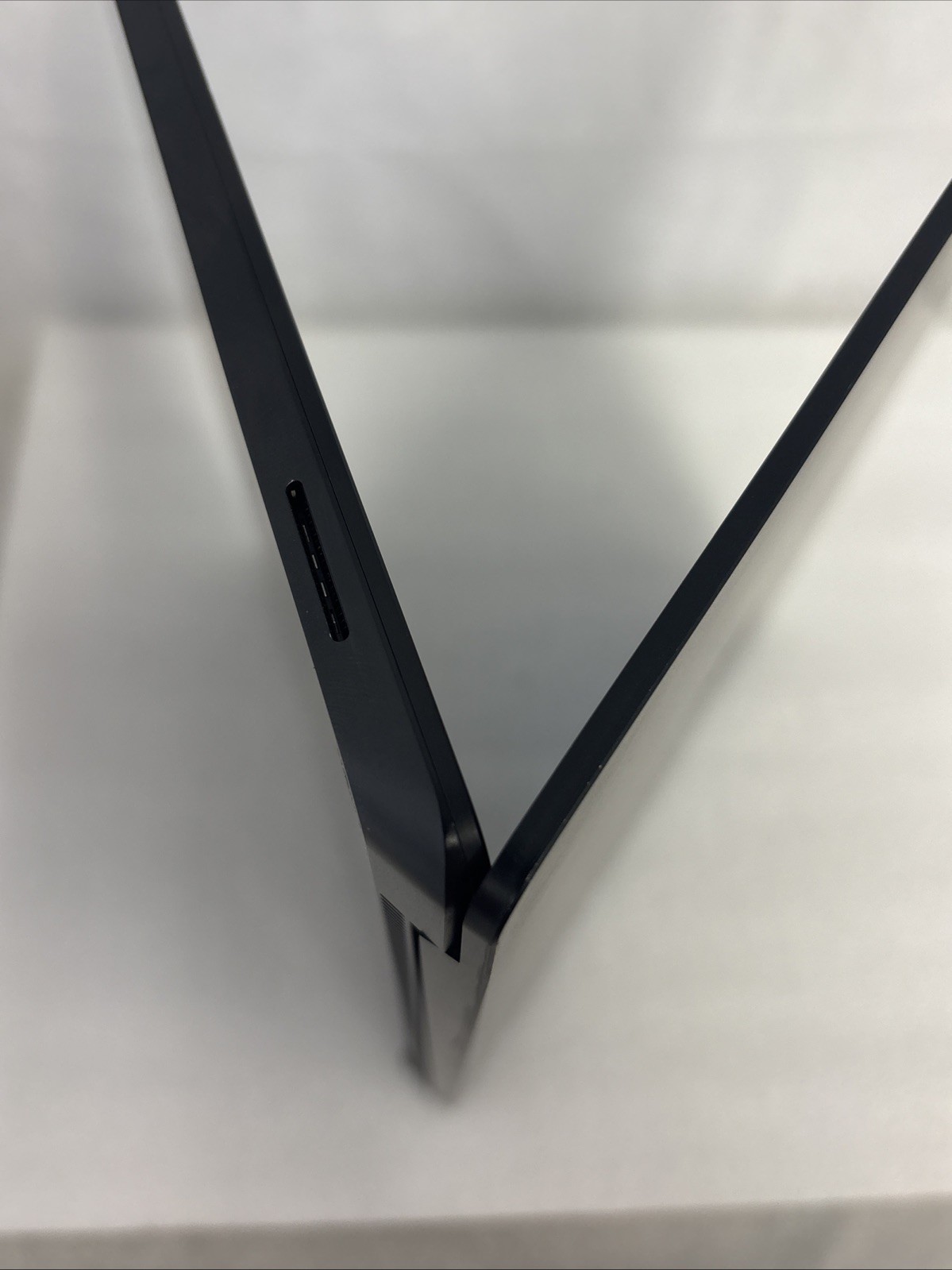 Microsoft Surface Laptop 3 15″ (128GB, Intel i5 10th Gen., 8GB Ram) – Black