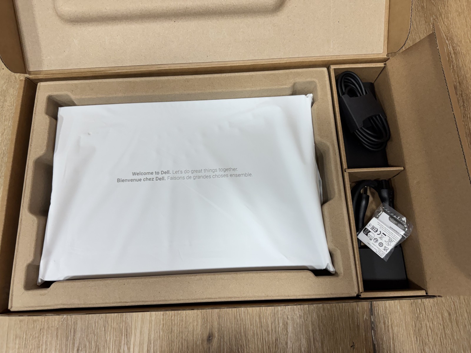 Dell Pro Max 16 Premium MA16250 Core Ultra 7 265H 16″ FHD+ 32GB LPDDR5x RTX 1000