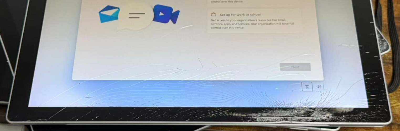 Microsoft Surface Pro 7+ 1960 /Cracked Screen③