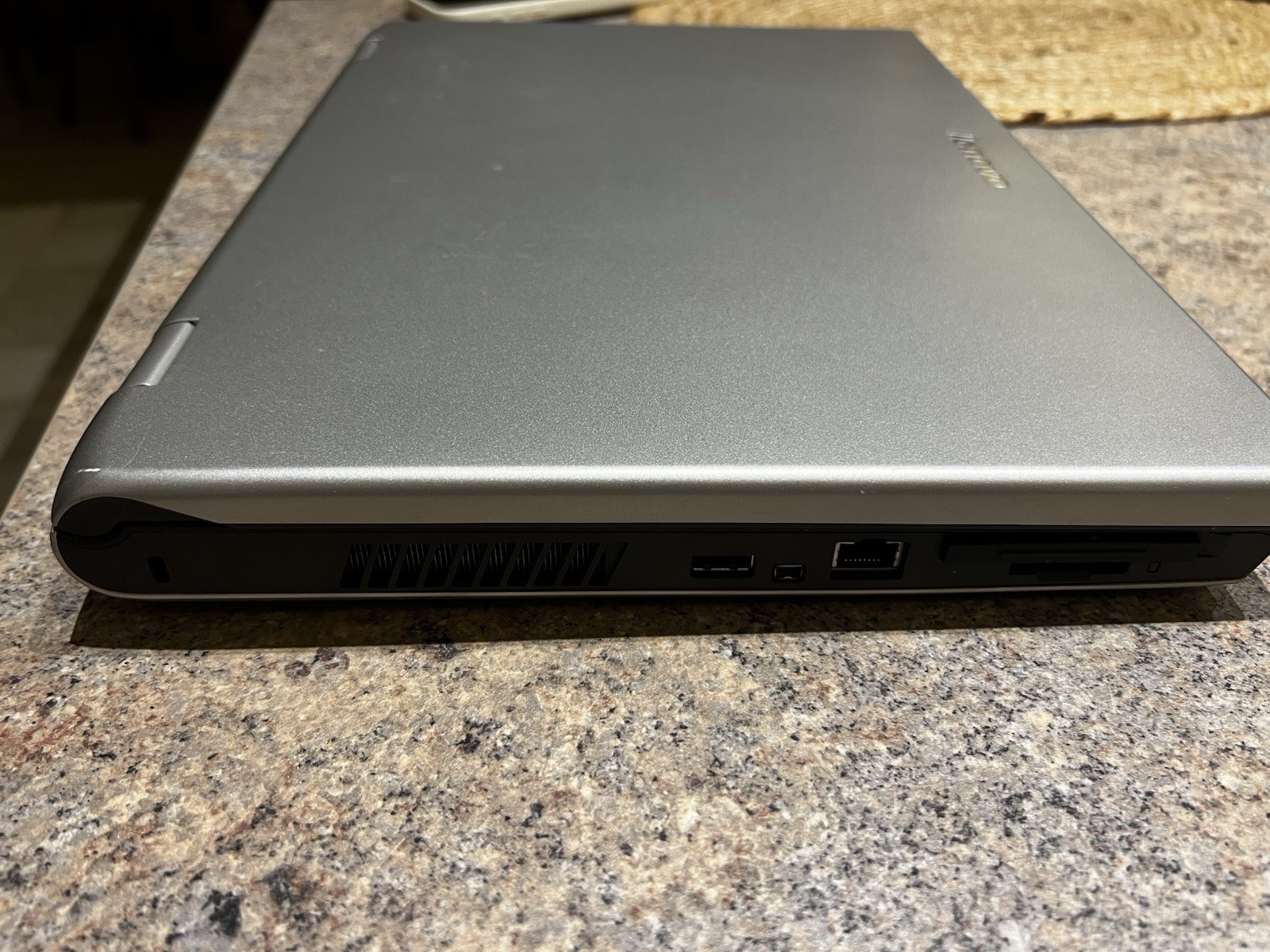 Lenovo 3000 N200 0769 ECG Laptop Intel® Pentium®“ T2390 2GB RAM 250GB HDD
