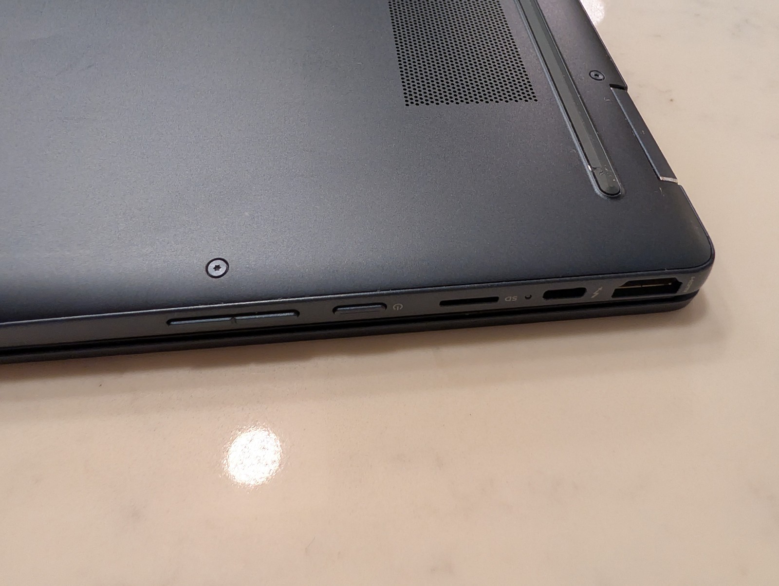 HP Elite Dragonfly 13.5″ Chromebook | i5-1235U | 8GB RAM | 128GB – READ