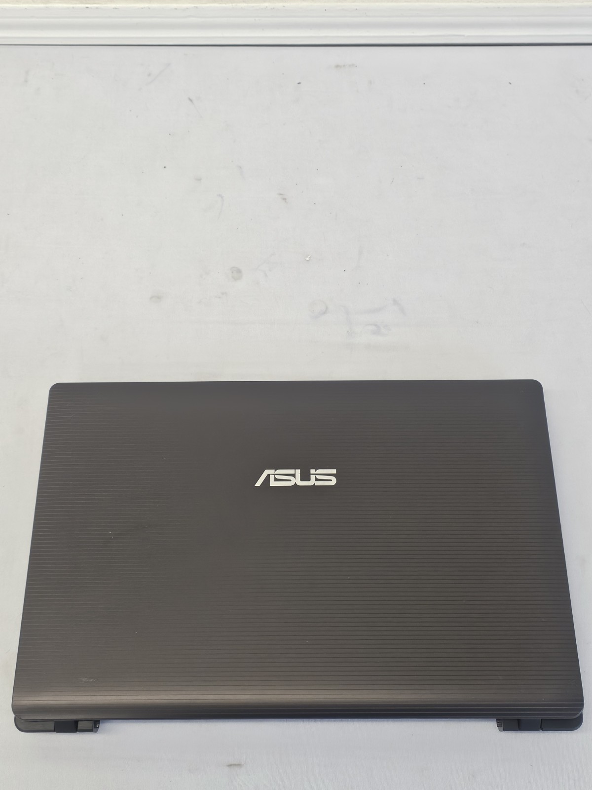 ASUS A53U Laptop – AMD Brazus C60 – 6GB RAM – 500GB HDD – NO BATT – Windows 10