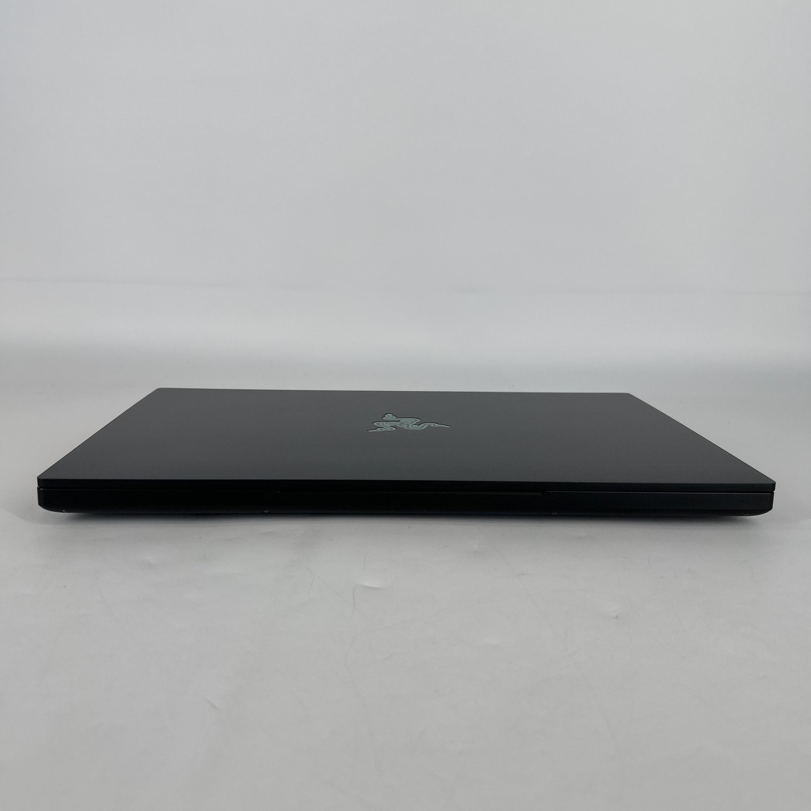 Razer Blade 15 Base 144Hz FHD i7-10750H 2.6GHz 16GB 512GB SSD RTX 3070 Very Good