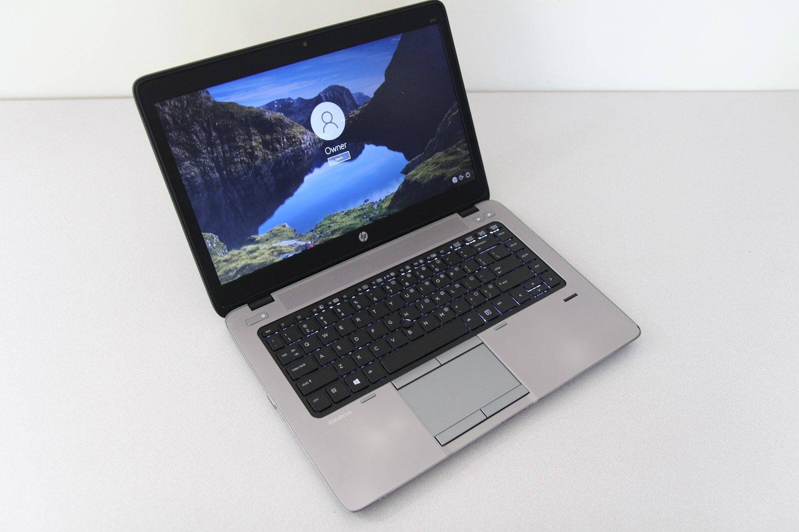 HP EliteBook 840 G1 14″ Intel Core i7-4600U 2.70GHz 8GB RAM 180GB SSD Win10pro