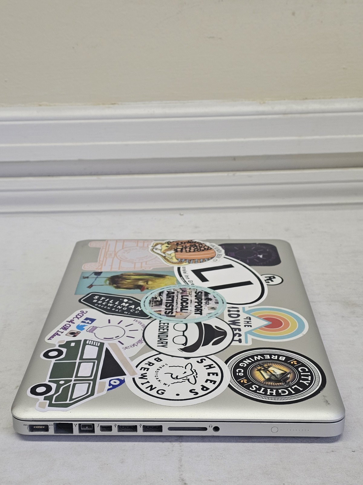 Apple MacBook Pro A1278 Laptop – Intel i5-3210m – 4GB RAM – READ DESCRIPTION