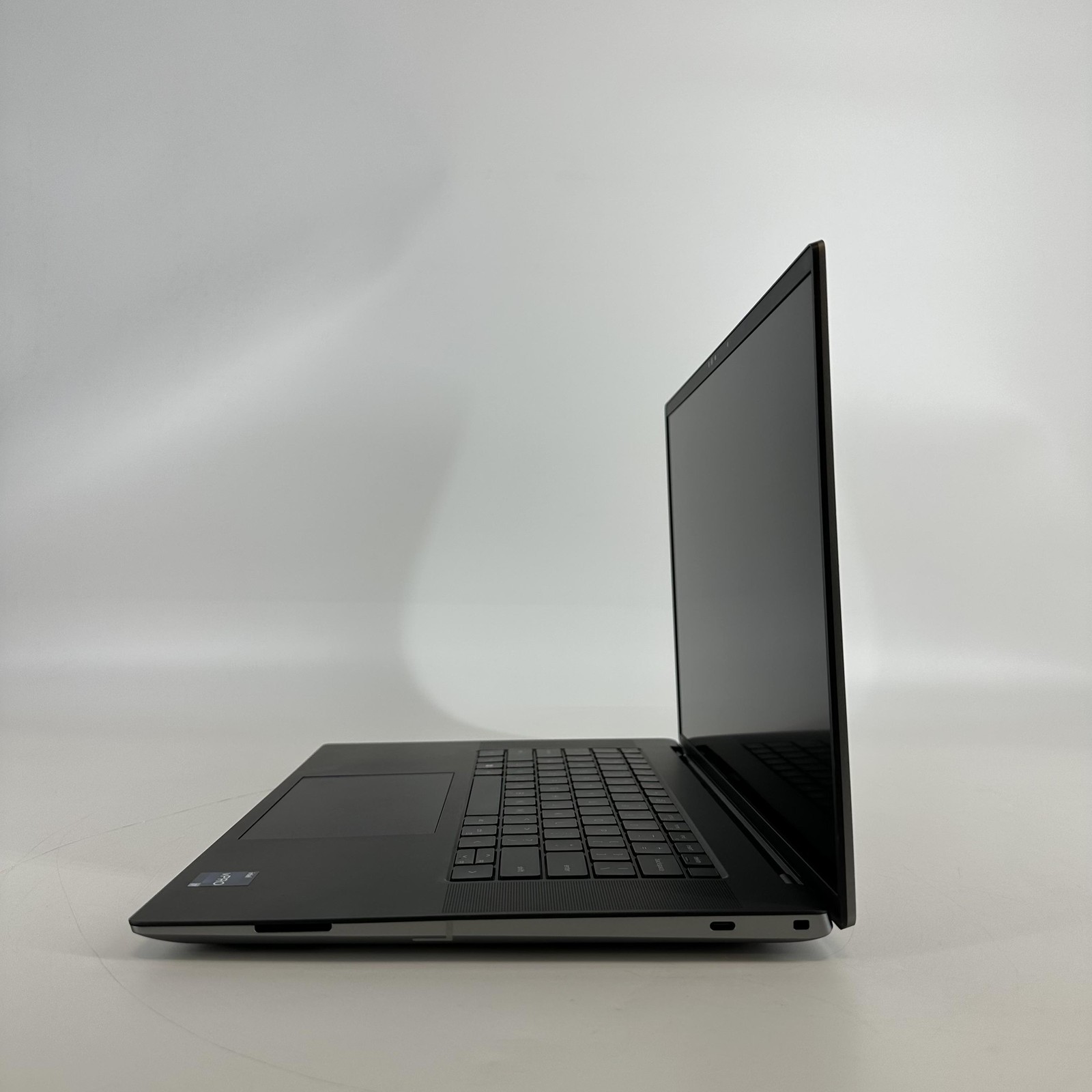 Dell Precision 5680 16 FHD+ 2.5 GHz i7-13800H 32GB 1TB SSD NVIDIA RTX 3500 Ada