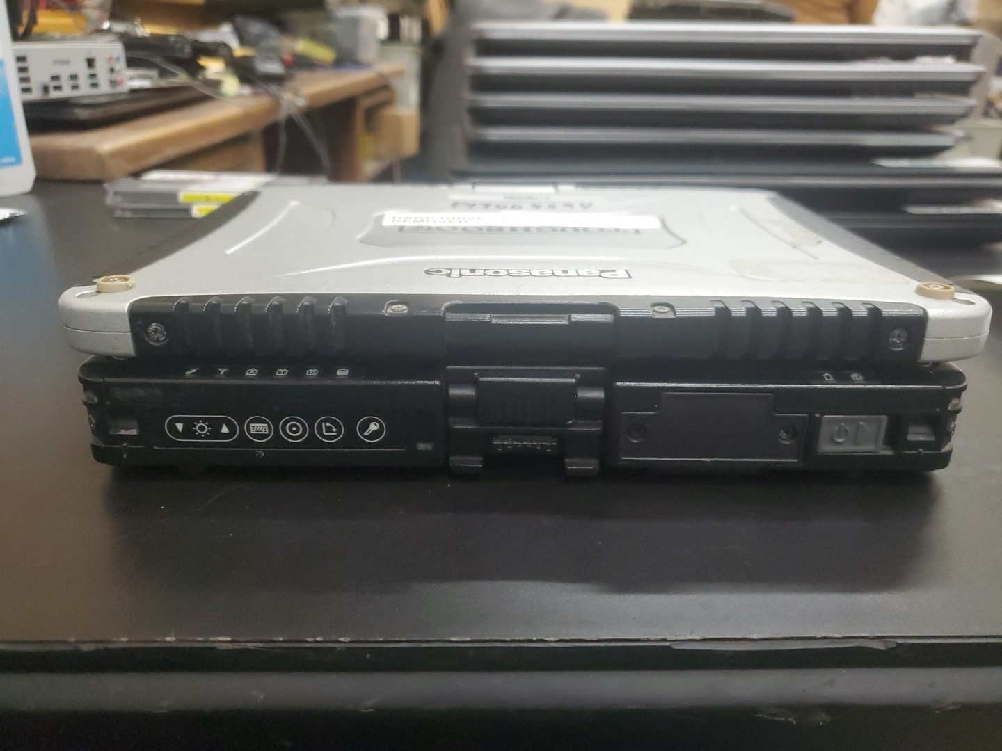 Panasonic Toughbook CF-19, i5-3610ME @ 2.7GHz, 8GB RAM, NO HD/caddy 8500 Hours