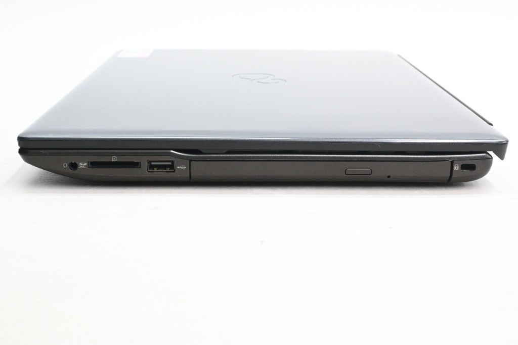 Fujitsu LIFEBOOK AH53/E3 Core i7-1165G7 8GB 1TB SSD BD-RE 15.6″ Win11 Black