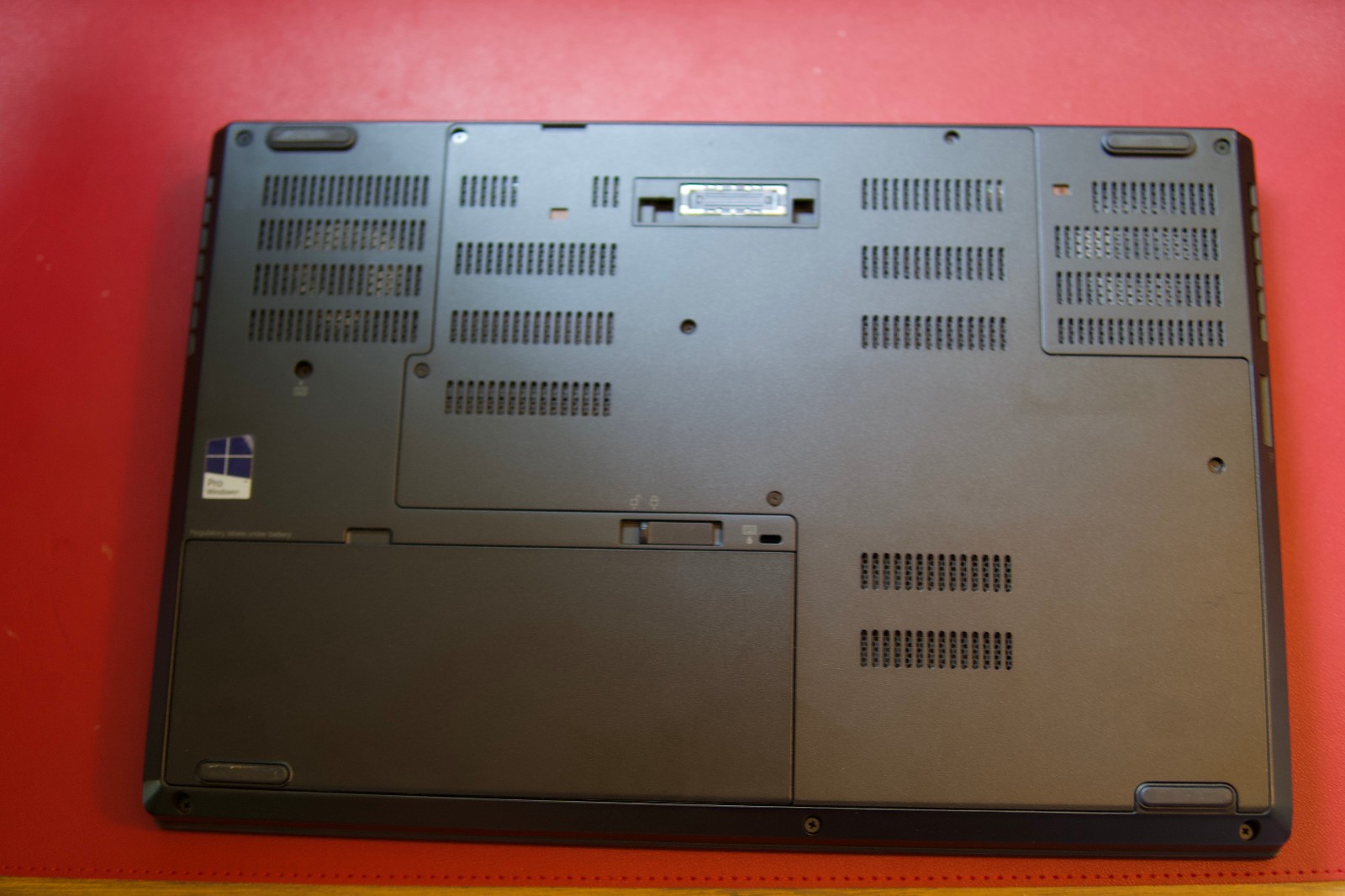 Lenovo ThinkPad P50 15.6″ | i7-6700HQ@2.6GHZ | 24GB RAM | LINUX MINT Pre-install