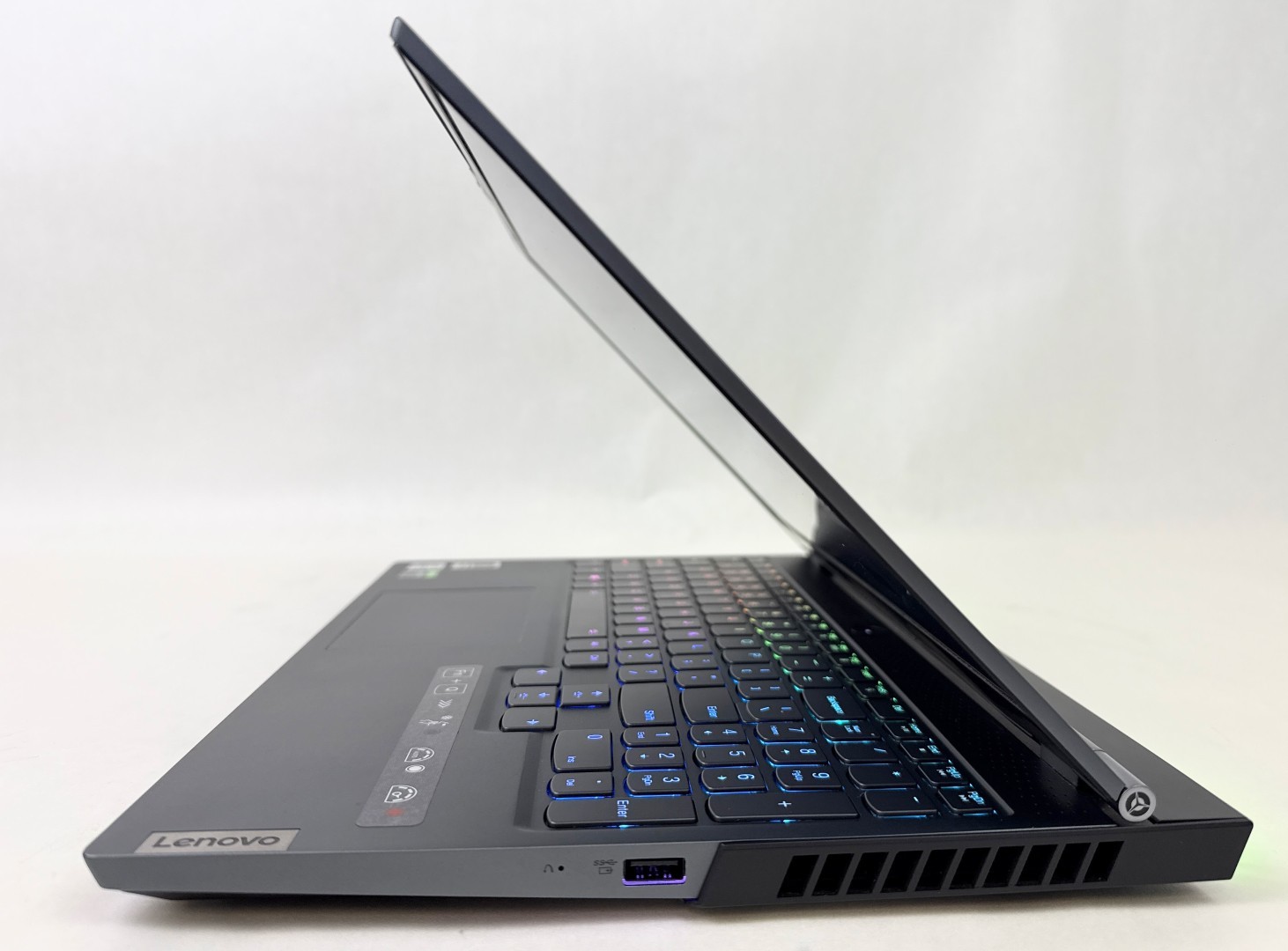 Lenovo LEGION 7 15IMH05 Gaming 15.6″ 240Hz i7-10750H 16GB 2TB SSD RTX 2080S W11H