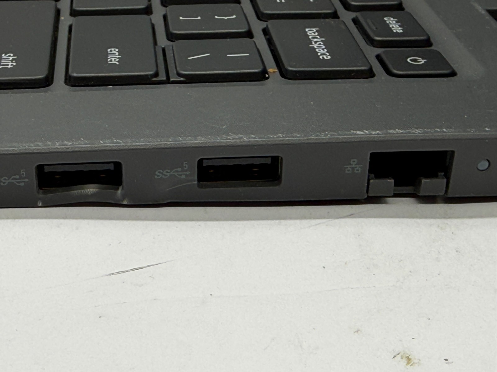 Dell Latitude 3450 i5-1335U NO RAM/OS/SSD/AC/BAT MISSING BACK COVER PARTS