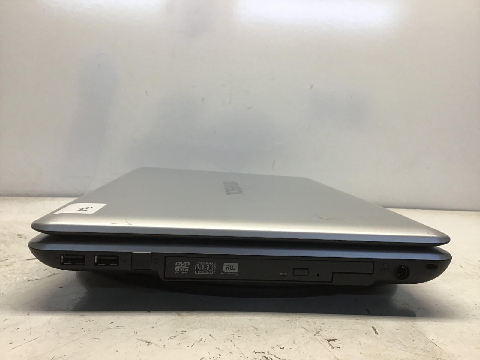 Toshiba Satellite L455-S5975 Intel Celeron 900 2.2GHz 2 GB NO HDD
