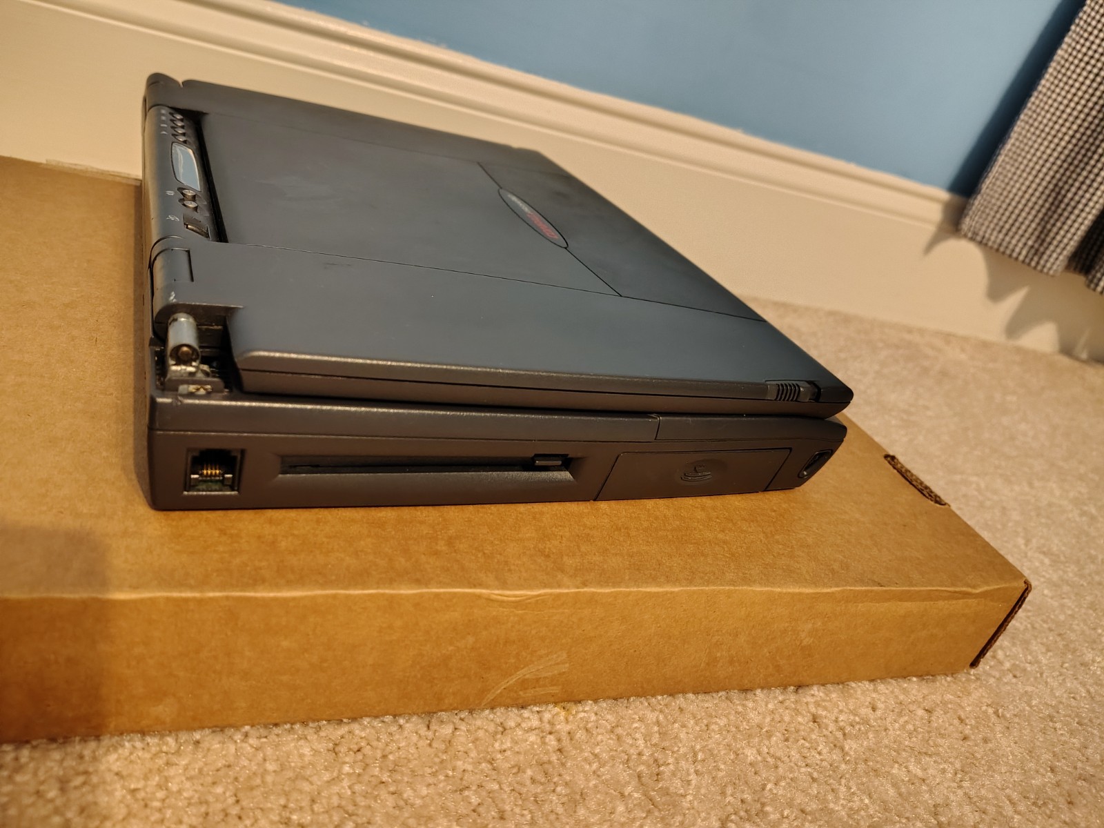Compaq Presario 1622 Pentium MMX 15Mb RAM 3Gb hdd
