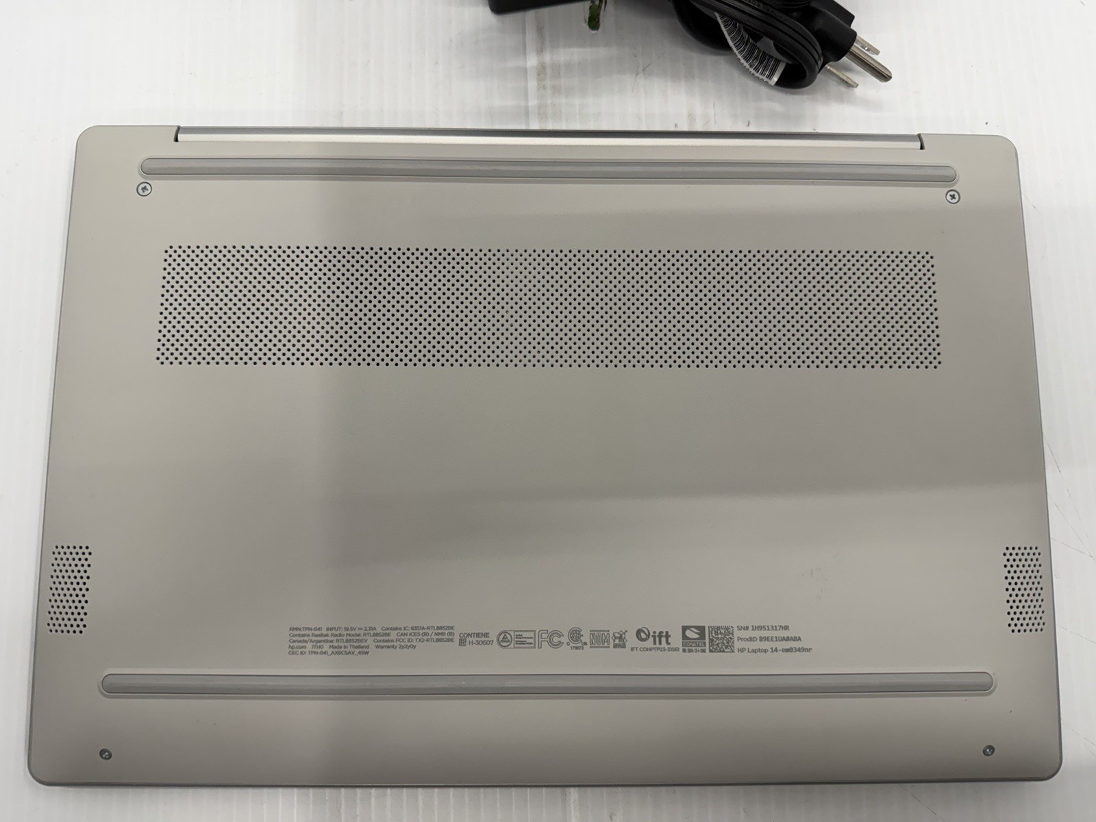 HP 14” Windows 11 256GB SSD 4GB RAM AMD RYZEN 3 7320U @ 2.40GHz 14-EM0349NR