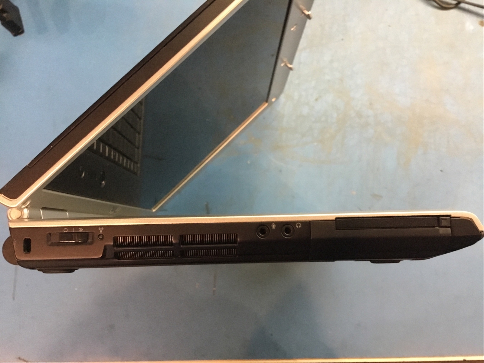 Dell Inspiron 1521 AMD Athlon 64 X2, 160GB, 1GB RAM, Win 10, Dark Display – H3