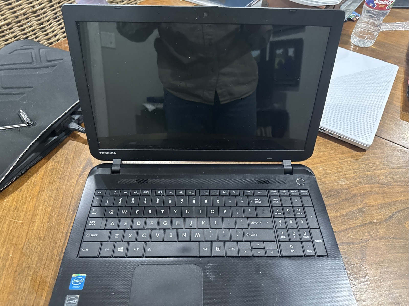 Toshiba Satellite C55-B5300 15.6in. (500GB, Intel Celeron, 2.58GHz, 4GB)