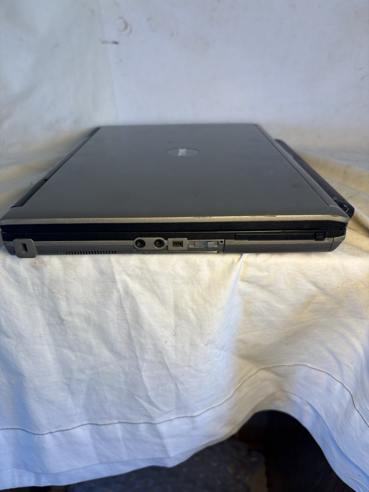 Dell Latitude D630 14″ Notebook Laptop Black / Gray – No Power Cord