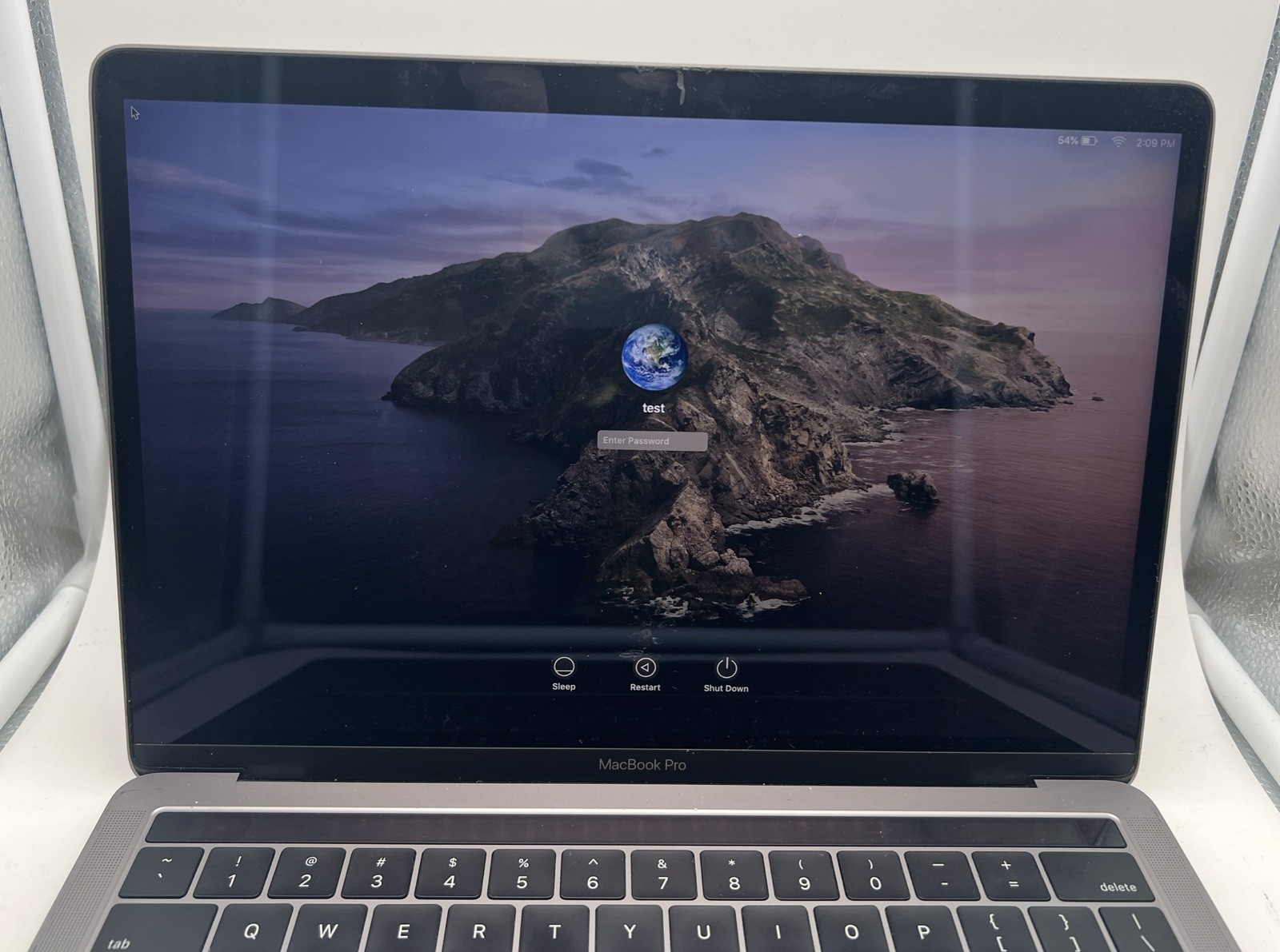2017 Macbook Pro 13 3.1Ghz Intel Core i5 8GB RAM 256GB BAD KEYBOARD/BAD TRACKPAD