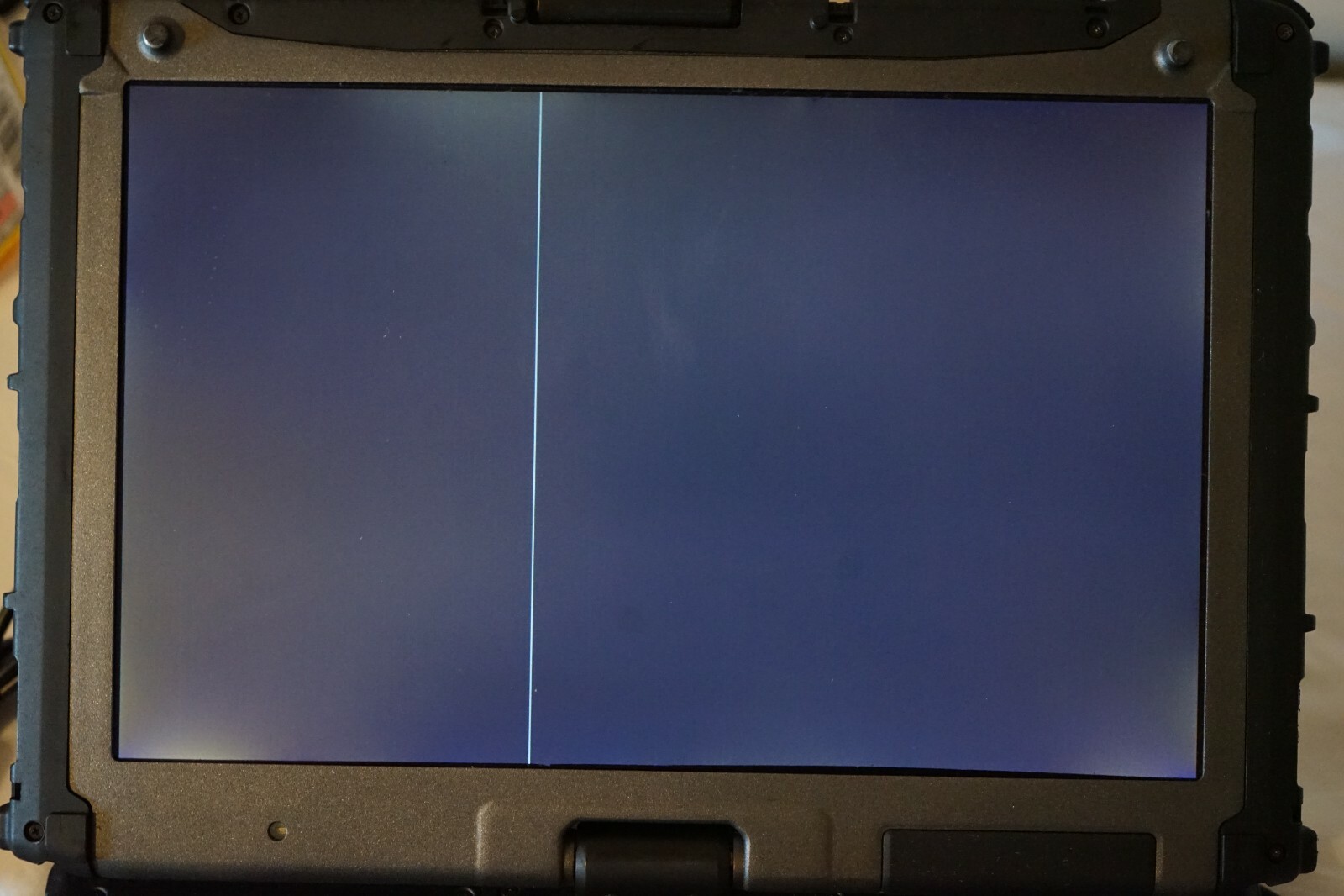 ^ Getac V200-G2 Intel Core i7-3520M @ 2.90GHz 4GB Ram 500GB HD No OS #C1263