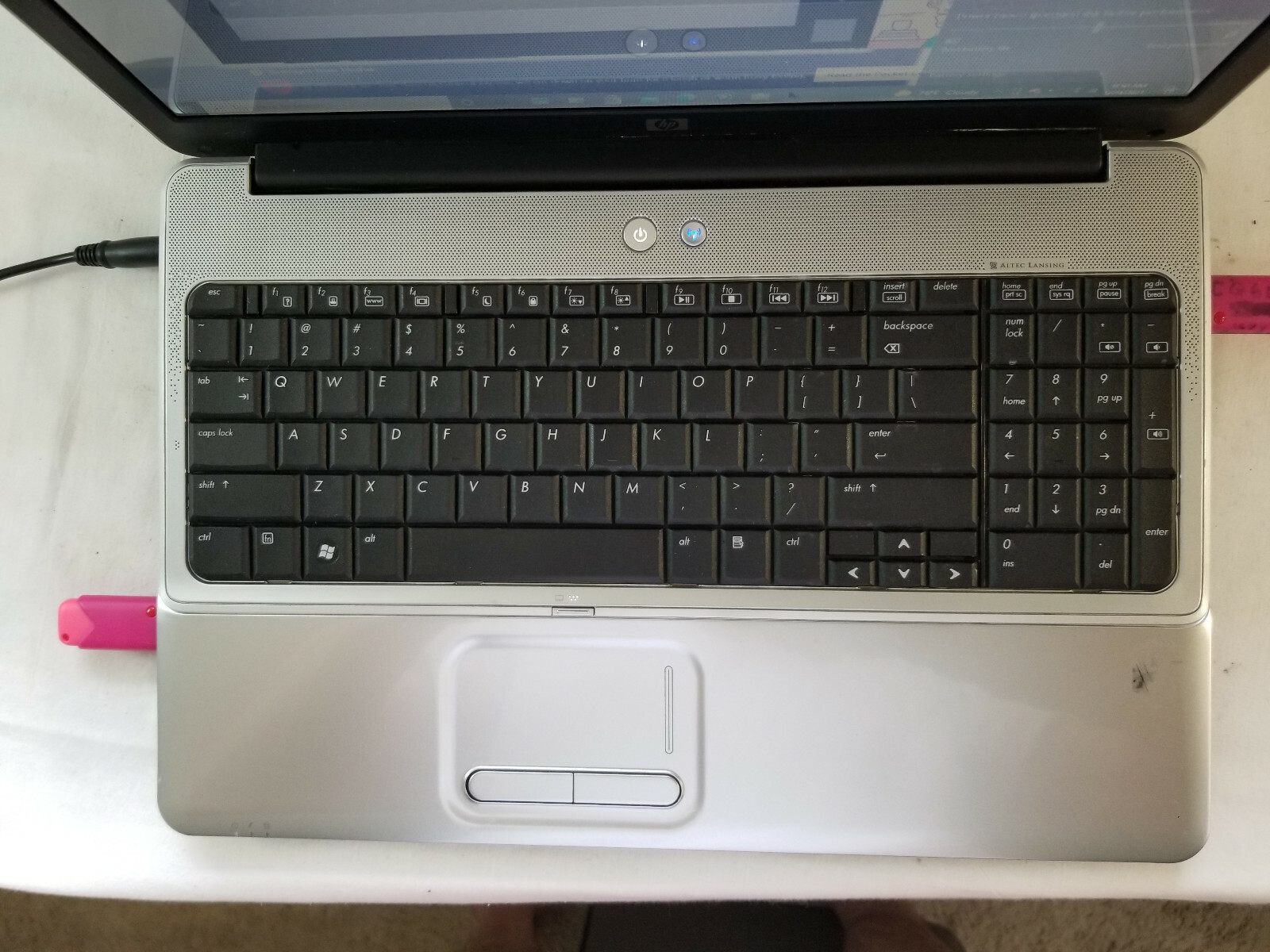 HP G60 4420M, Windows 10 Pro, 240 GB SSD, CPU Intel T9600 2.8 Ghz, RAM 4GB, VGA.