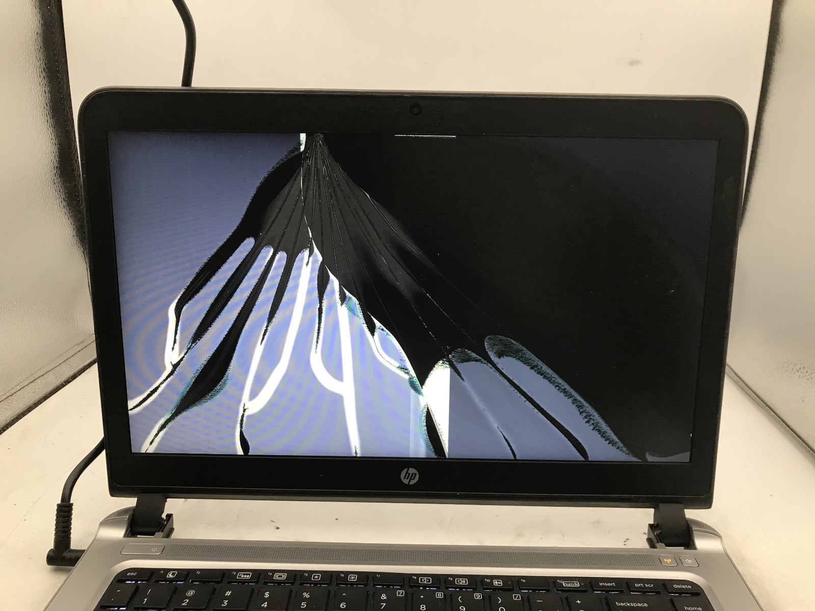 HP 440 G3 – FOR PARTS/BROKEN LCD – INTEL I5 6TH GEN – NO RAM – READ DESCRIP – BB