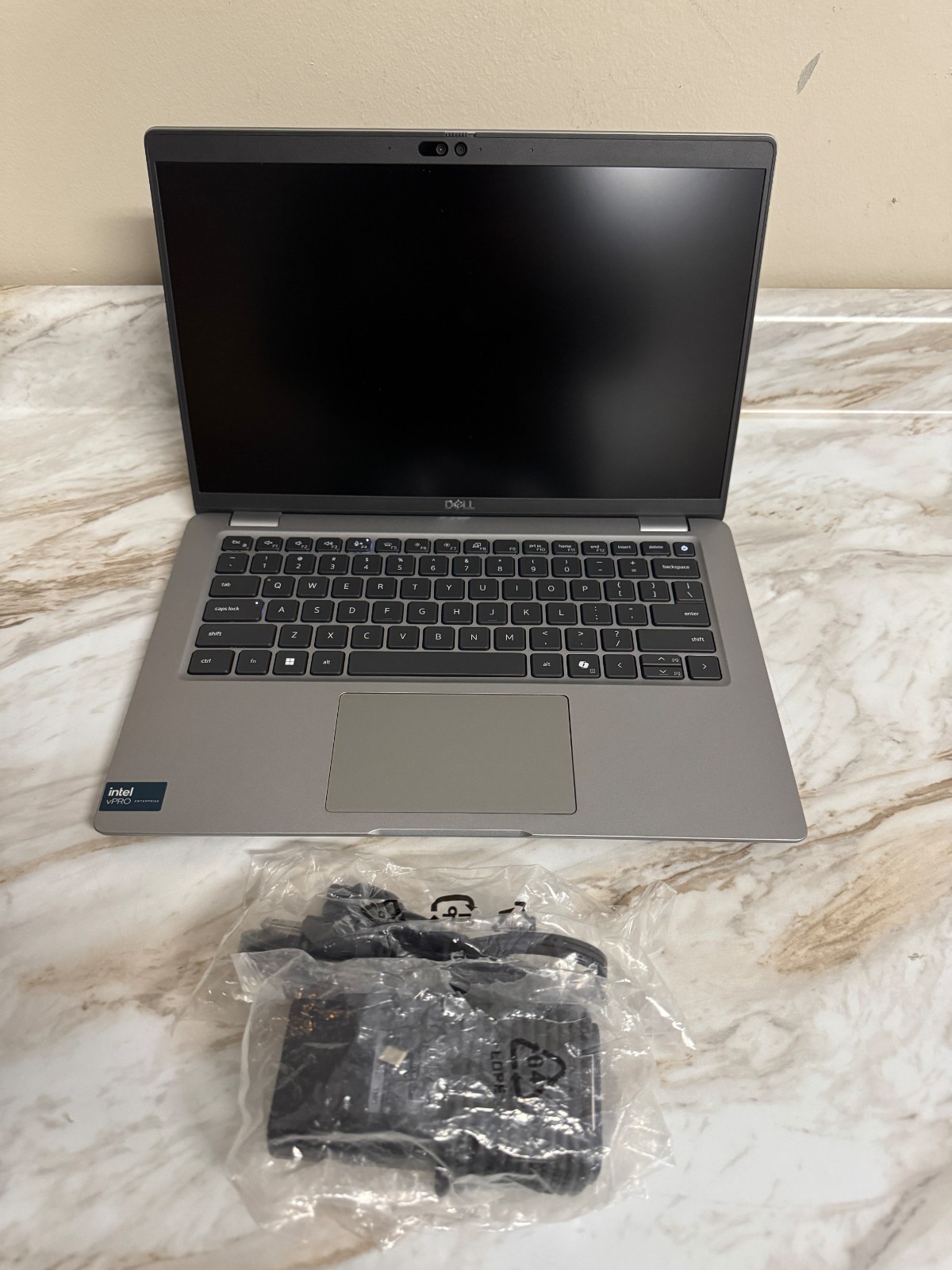 Dell Latitude 5450 Laptop – Intel Ultra 5 – 512GB – 16GB DDR5 – W11P Wtty 6/2028
