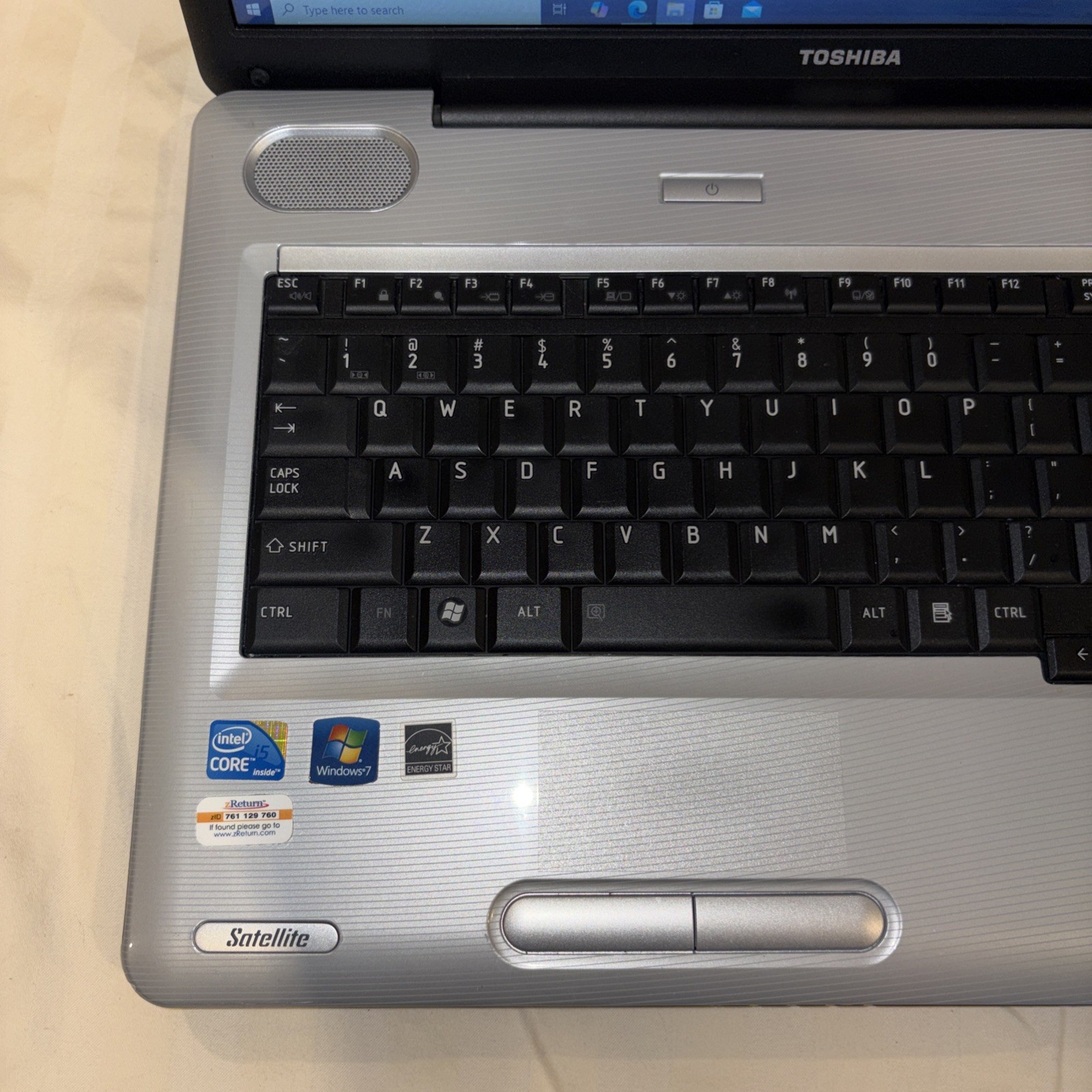 Toshiba Satellite 17.3″ l555-s7008 Notebook – i5-M430 2.27 GHz, 8 GB, 250 GB