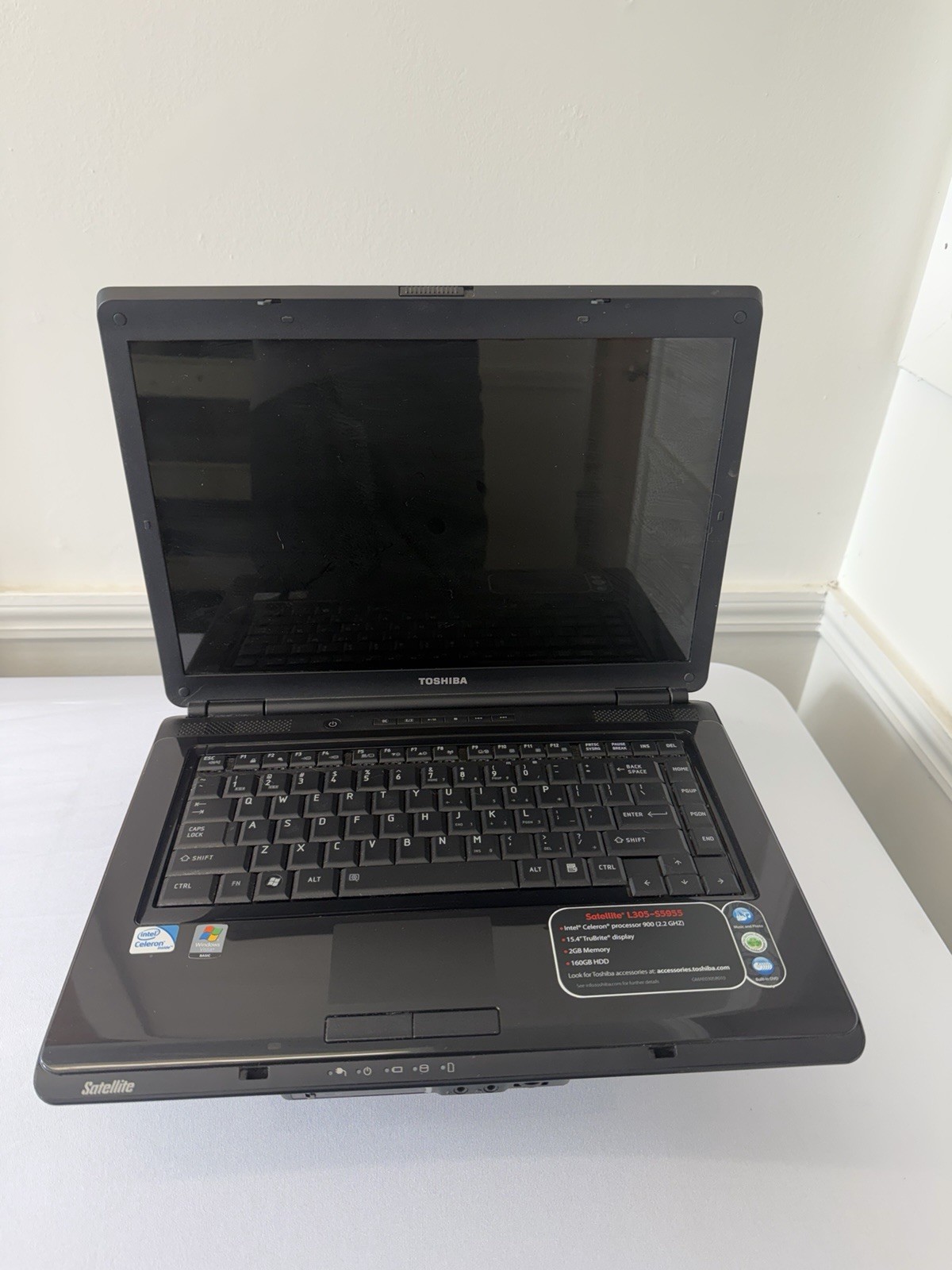 Toshiba Satellite L305-55955 – Good Screen – Intel Celeron 900 – Read Desc