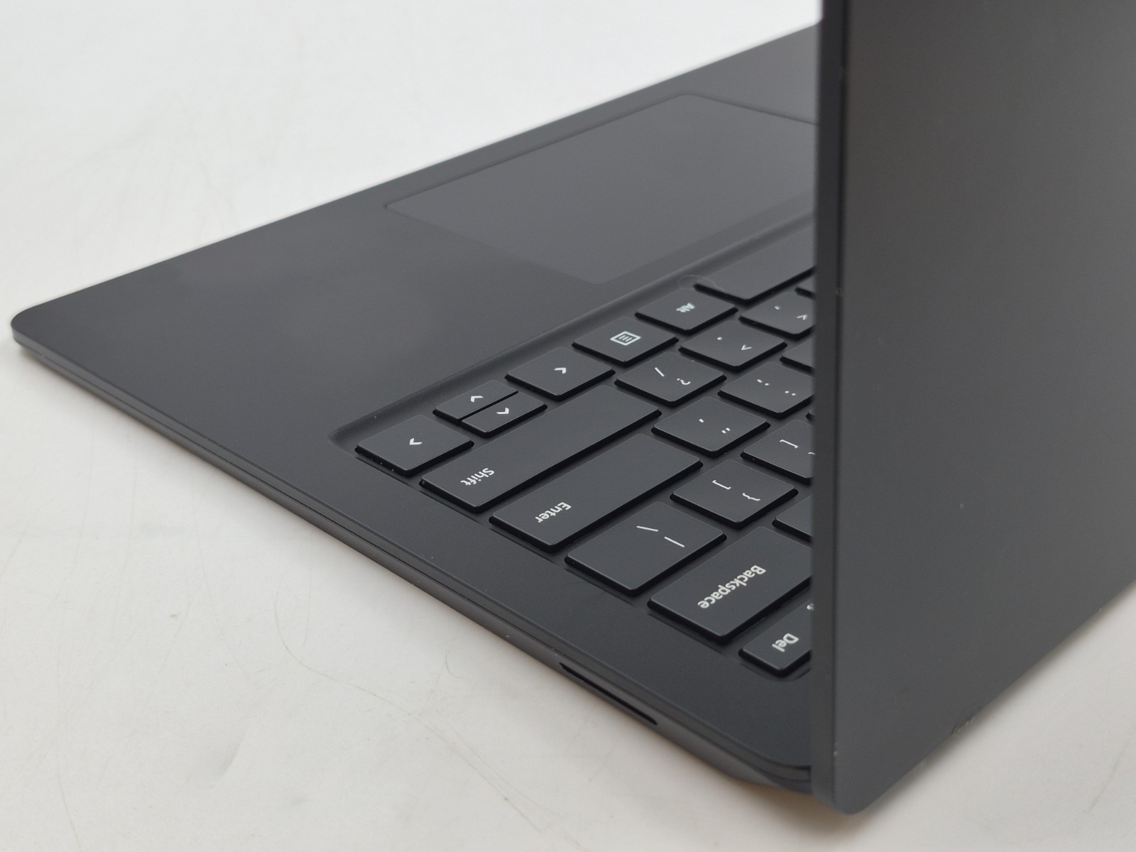 Microsoft Surface Laptop 4 i5-1135G7 2.40GHz 8GB RAM 512GB SSD Win 11 Home