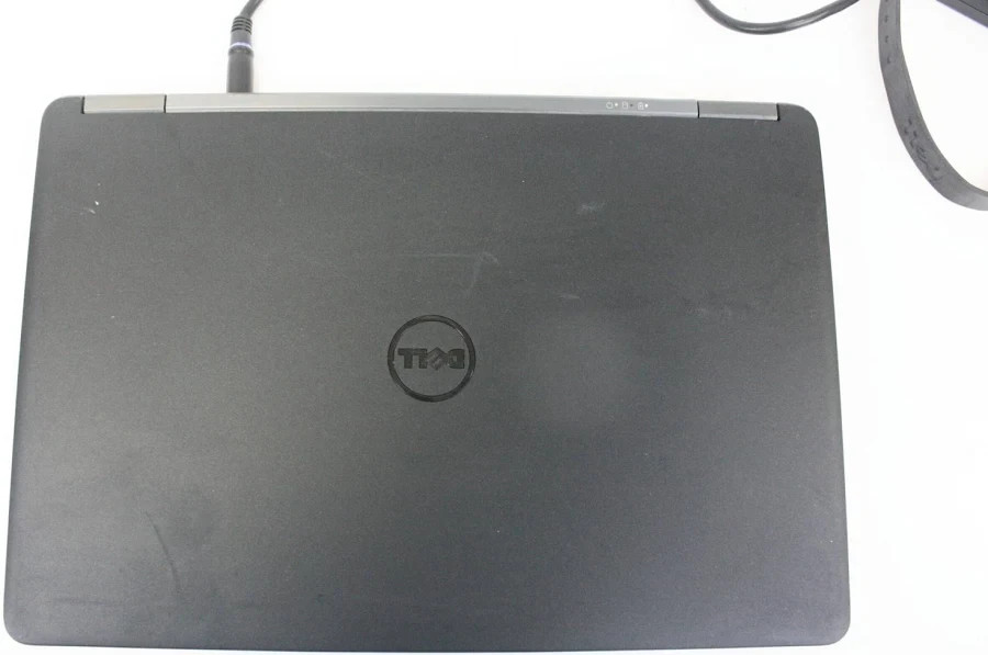 Dell Lattitude E7250 custom install INTEL i5-5300U @ 2.30GHz, 8GB RAM, 256GB SSD
